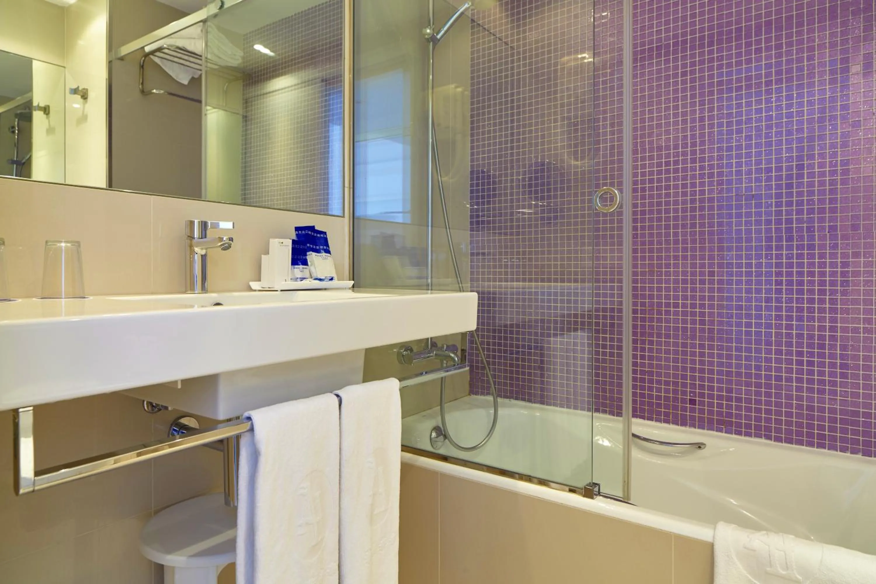 Bathroom in Hotel Argos Ibiza