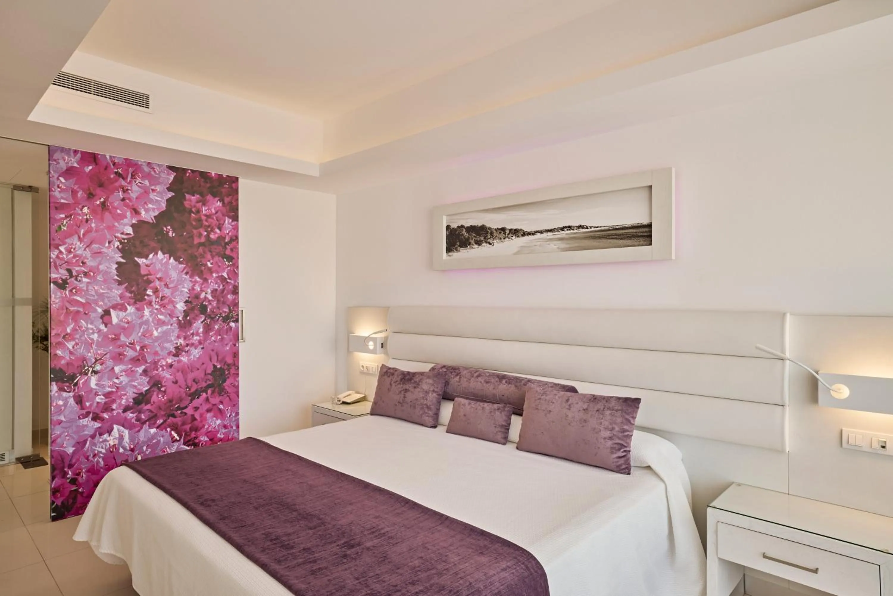 Bed in Hotel Argos Ibiza