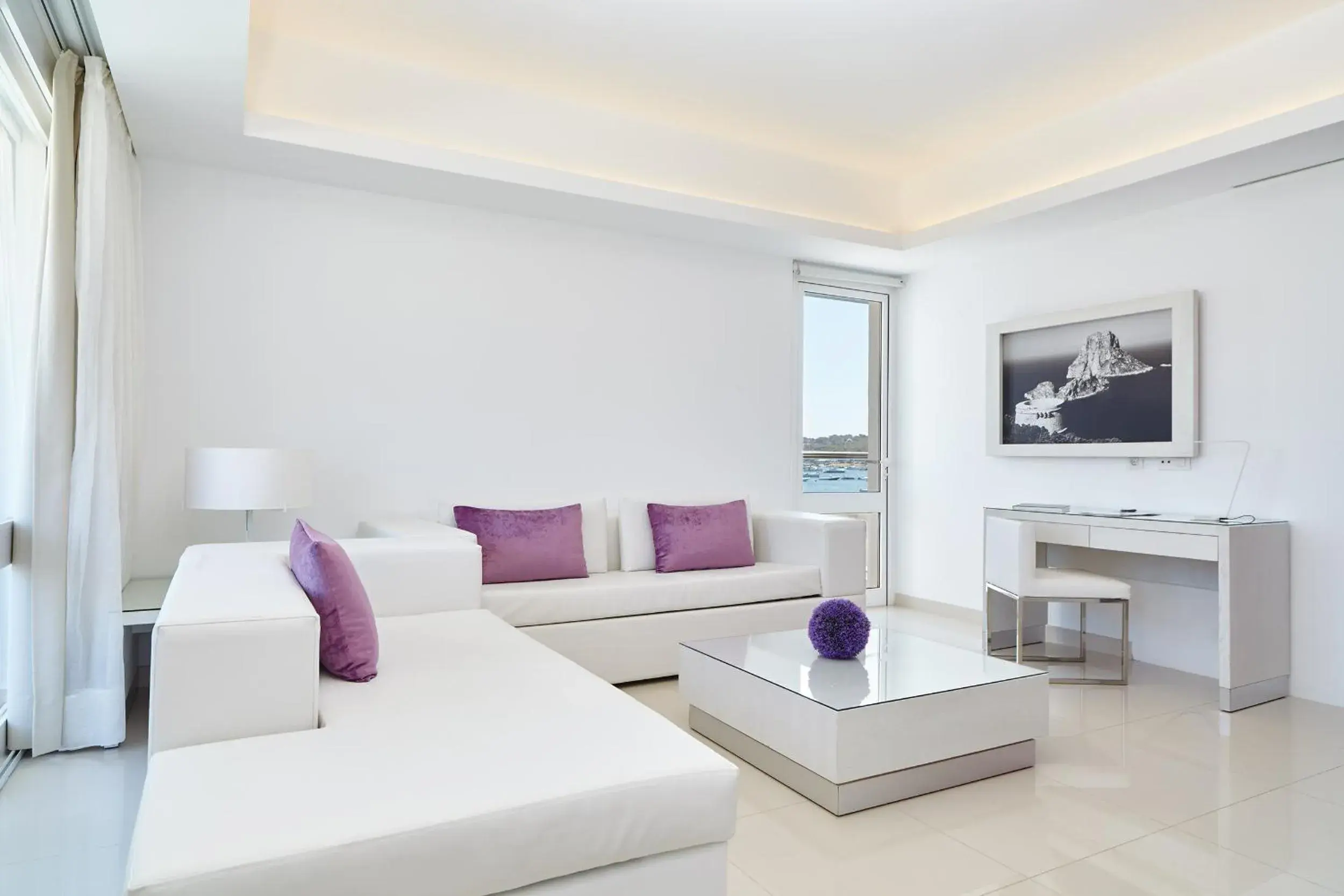 Photo of the whole room, Bed in Hotel Argos Ibiza Photo of the whole room, Bed in Hotel Argos Ibiza