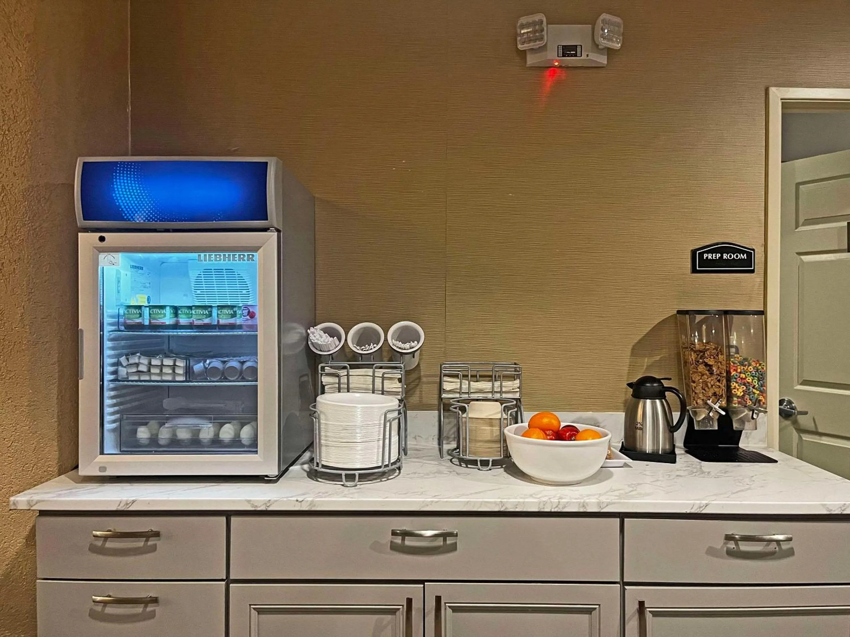 Breakfast in Comfort Suites Peoria Sports Complex