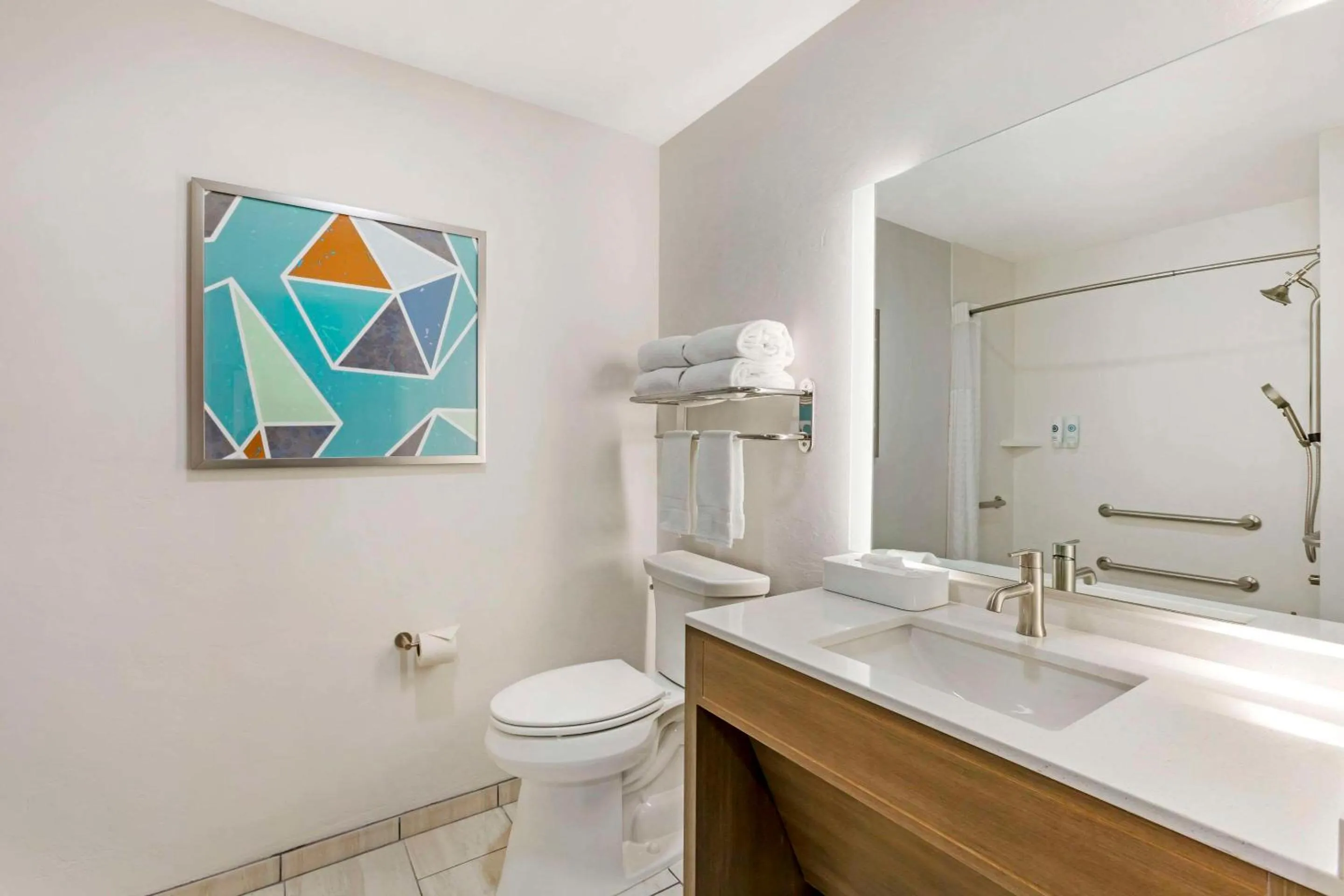 Bedroom in Comfort Suites at Tucson Mall