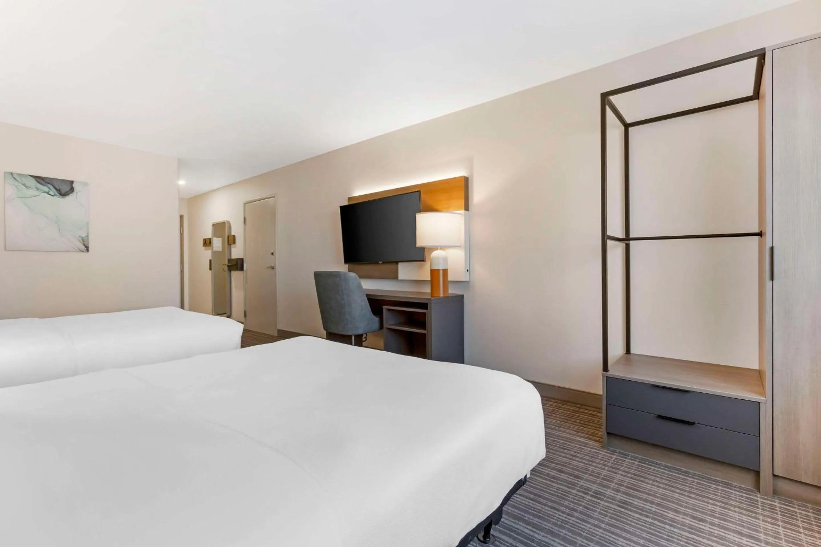 Bedroom, Bed in Comfort Suites at Tucson Mall