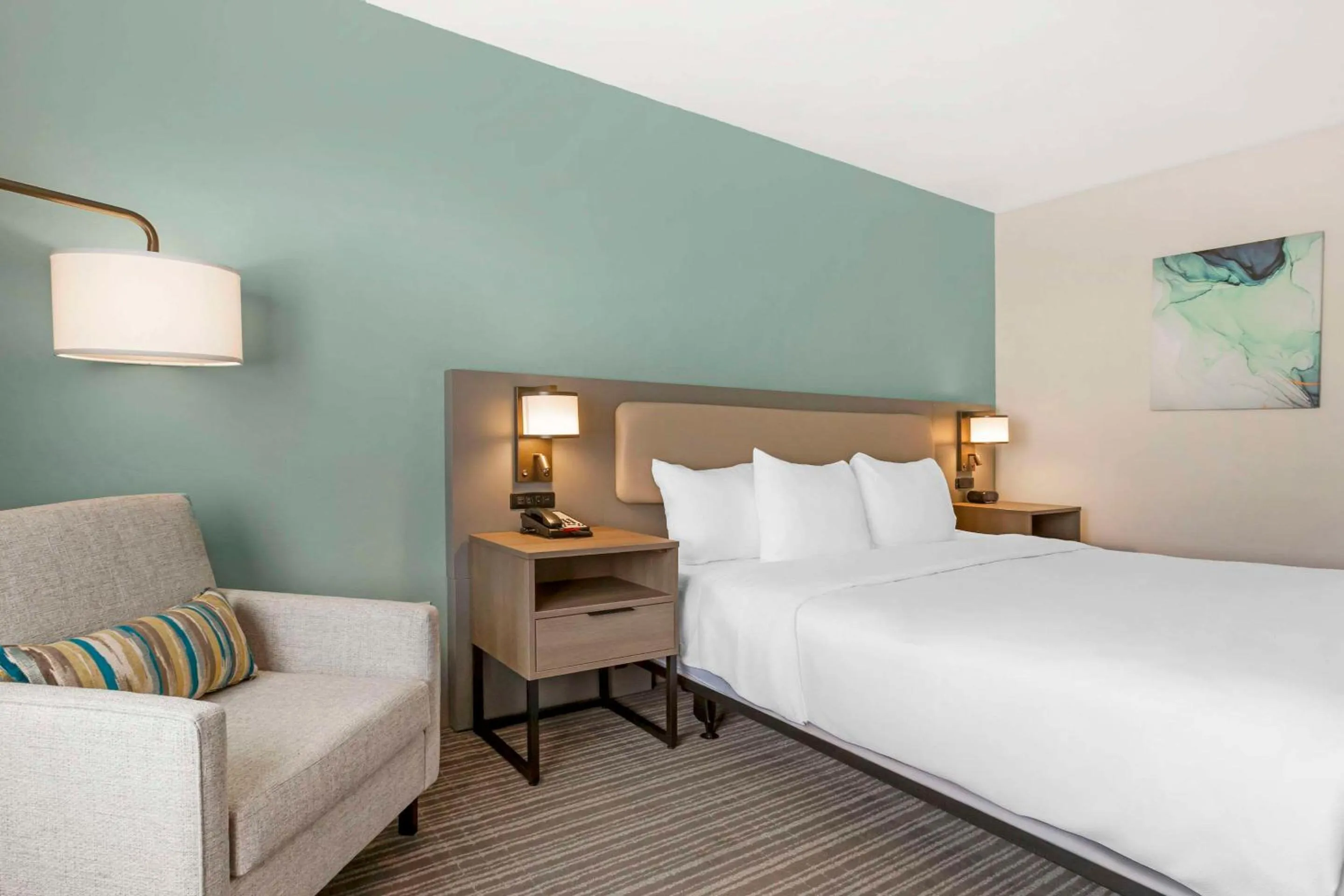 Bedroom, Bed in Comfort Suites at Tucson Mall
