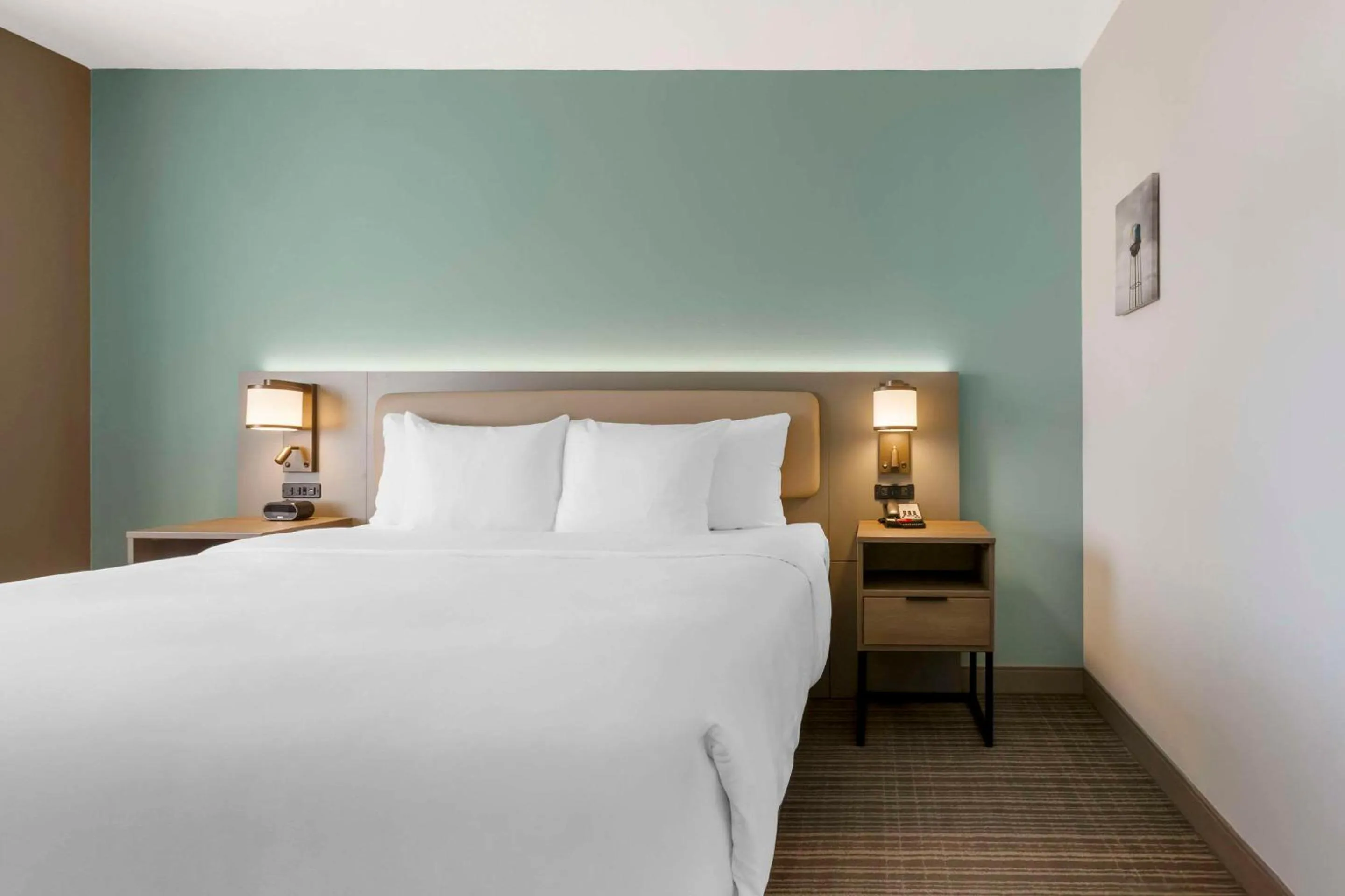 Bedroom, Bed in Comfort Suites at Tucson Mall