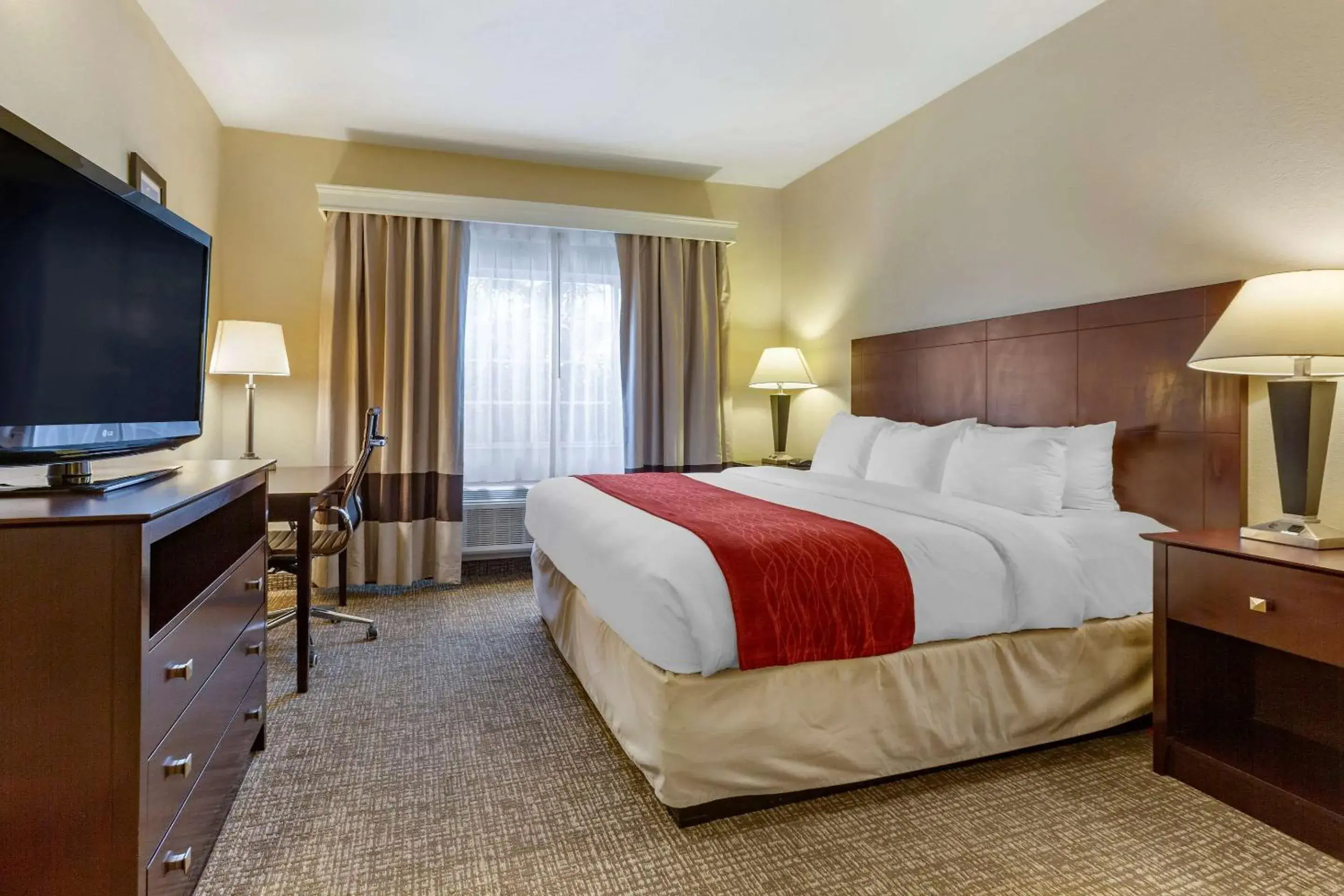 King Suite - Accessible/Non-Smoking in Comfort Inn & Suites North Tucson Marana King Suite - Accessible/Non-Smoking in Comfort Inn & Suites North Tucson Marana