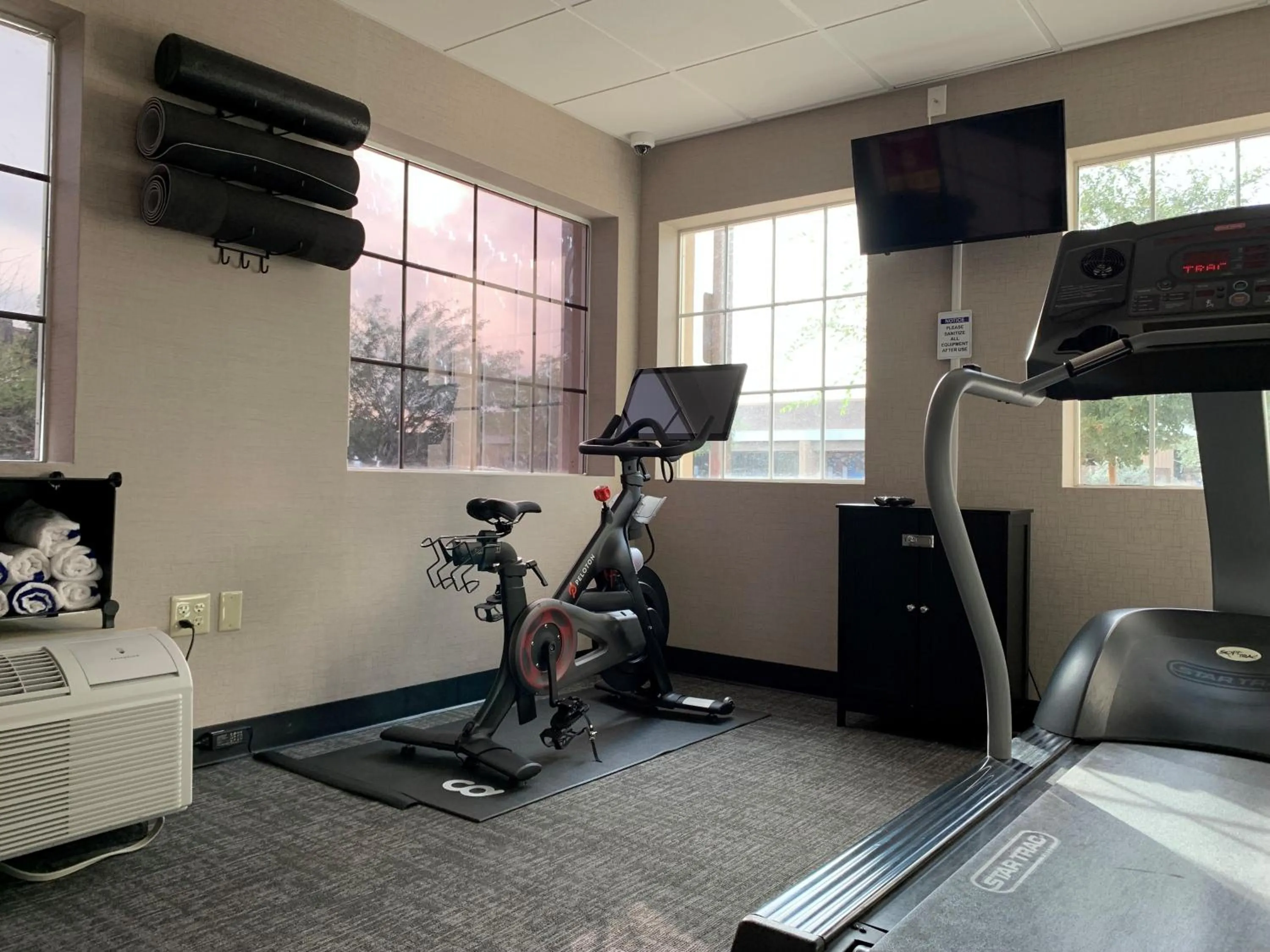 Fitness centre/facilities in La Quinta Inn & Suites by Wyndham Tempe University, Phoenix