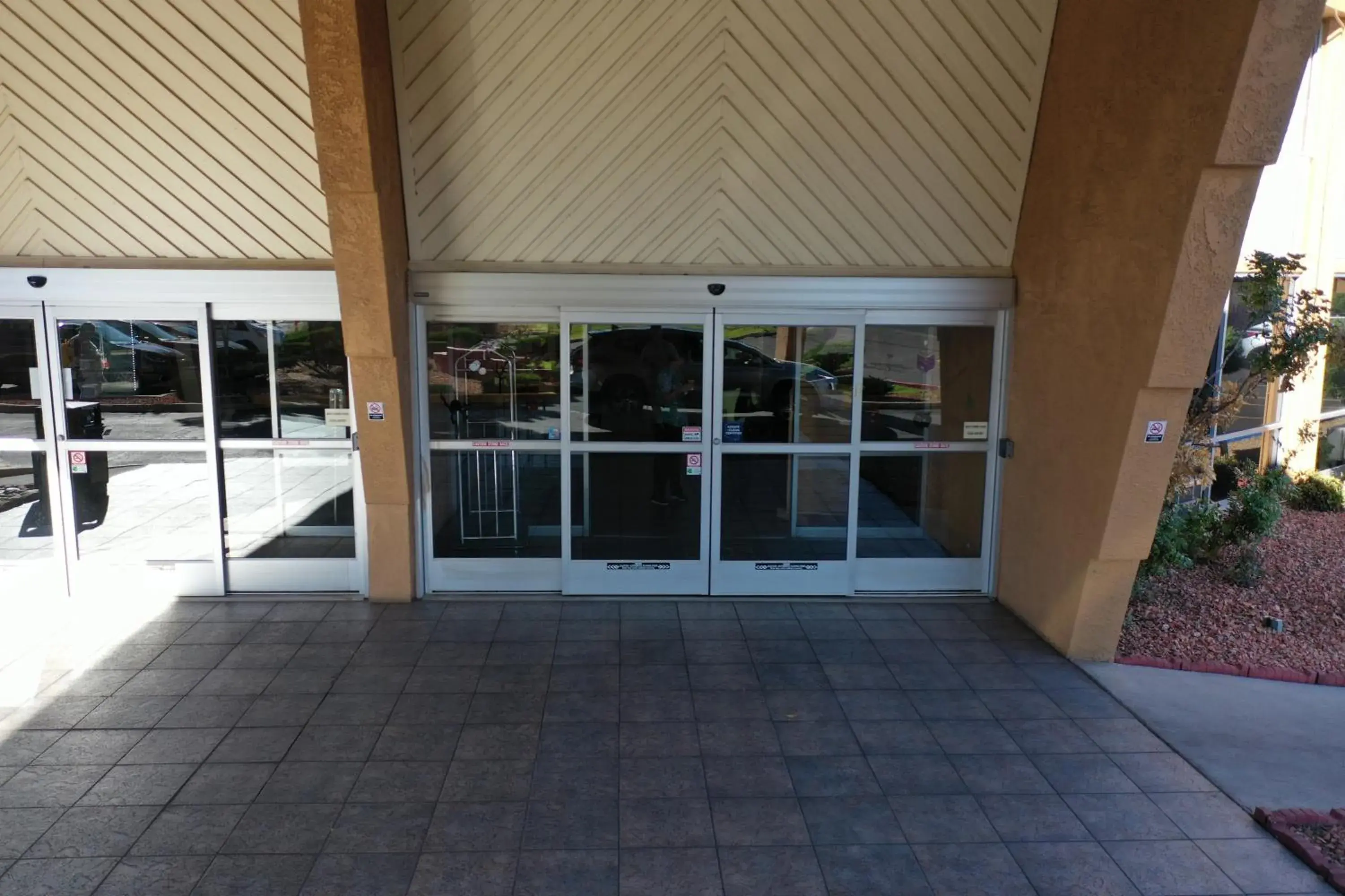 Facade/entrance in Quality Inn View of Lake Powell - Page Facade/entrance in Quality Inn View of Lake Powell - Page