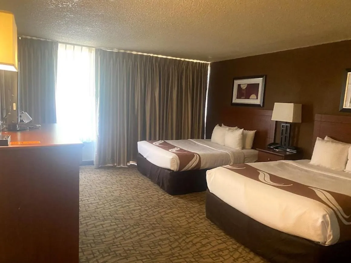 Quality Inn View of Lake Powell - Page