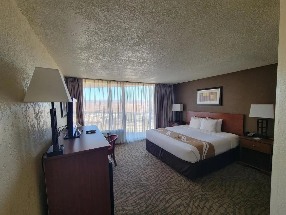 Quality Inn View of Lake Powell - Page