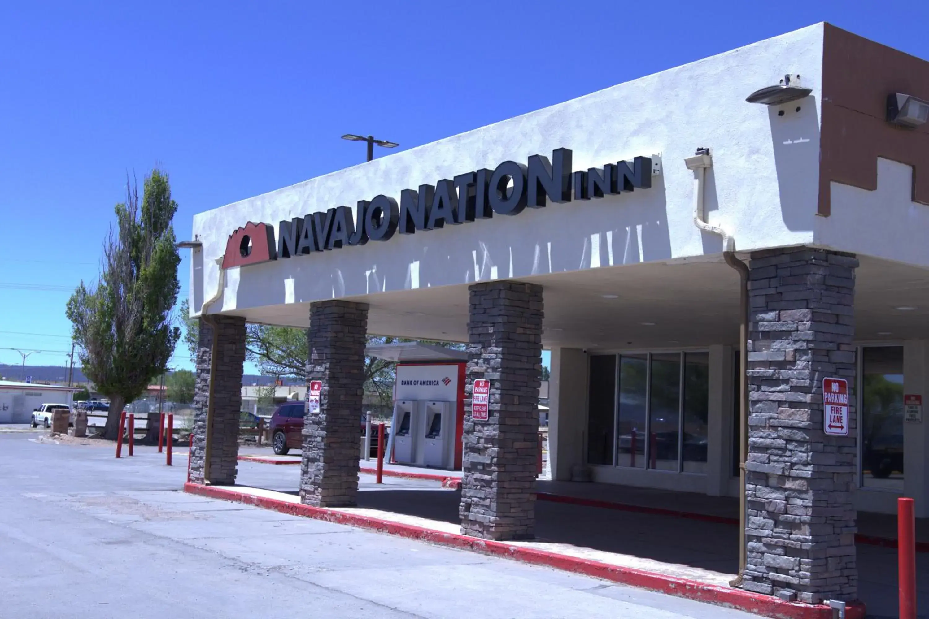 Property building in Navajo Nation Inn Property building in Navajo Nation Inn