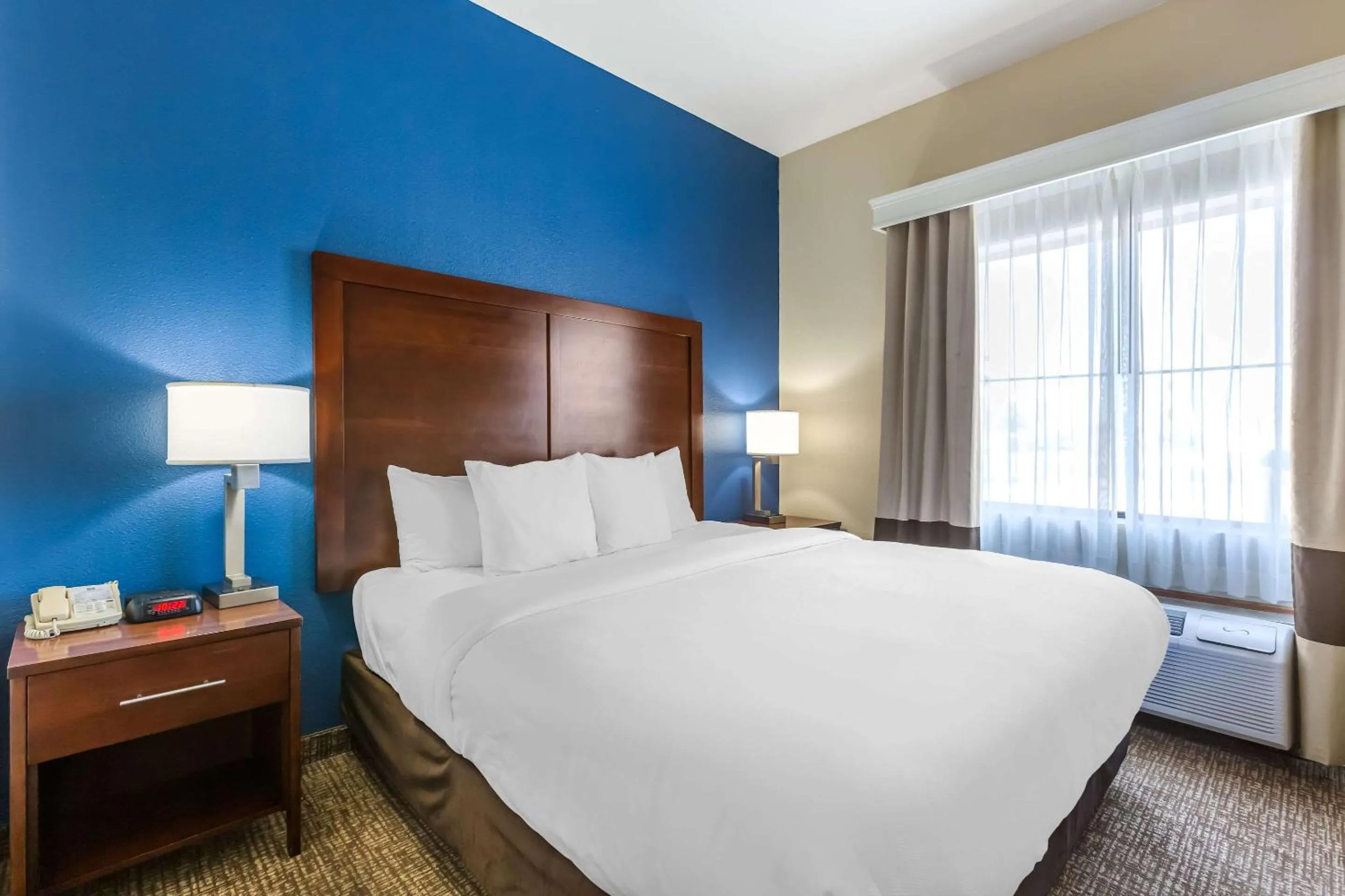 Bedroom, Bed in Comfort Inn and Suites Yuma I-8