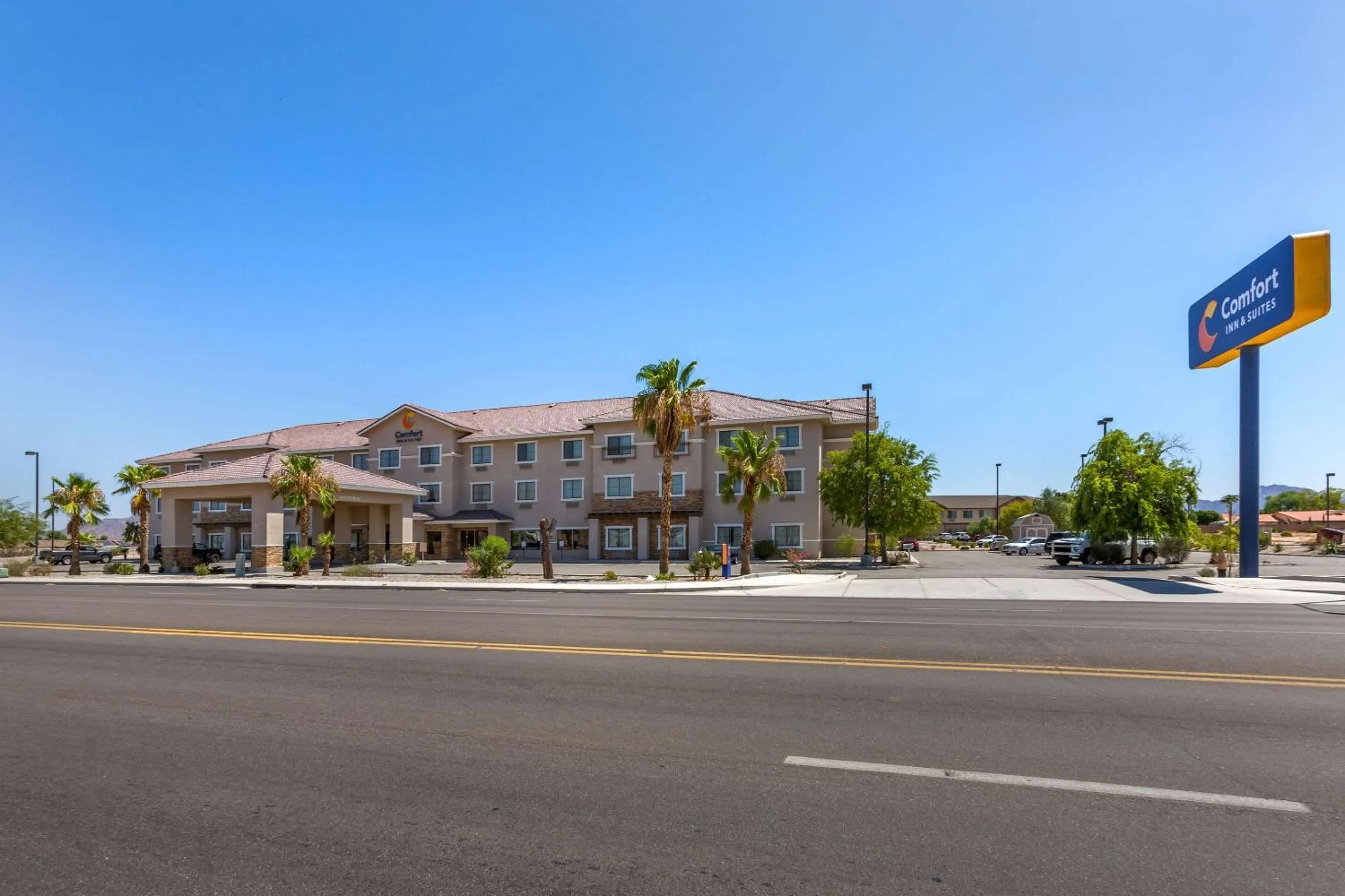 Property building in Comfort Inn and Suites Yuma I-8