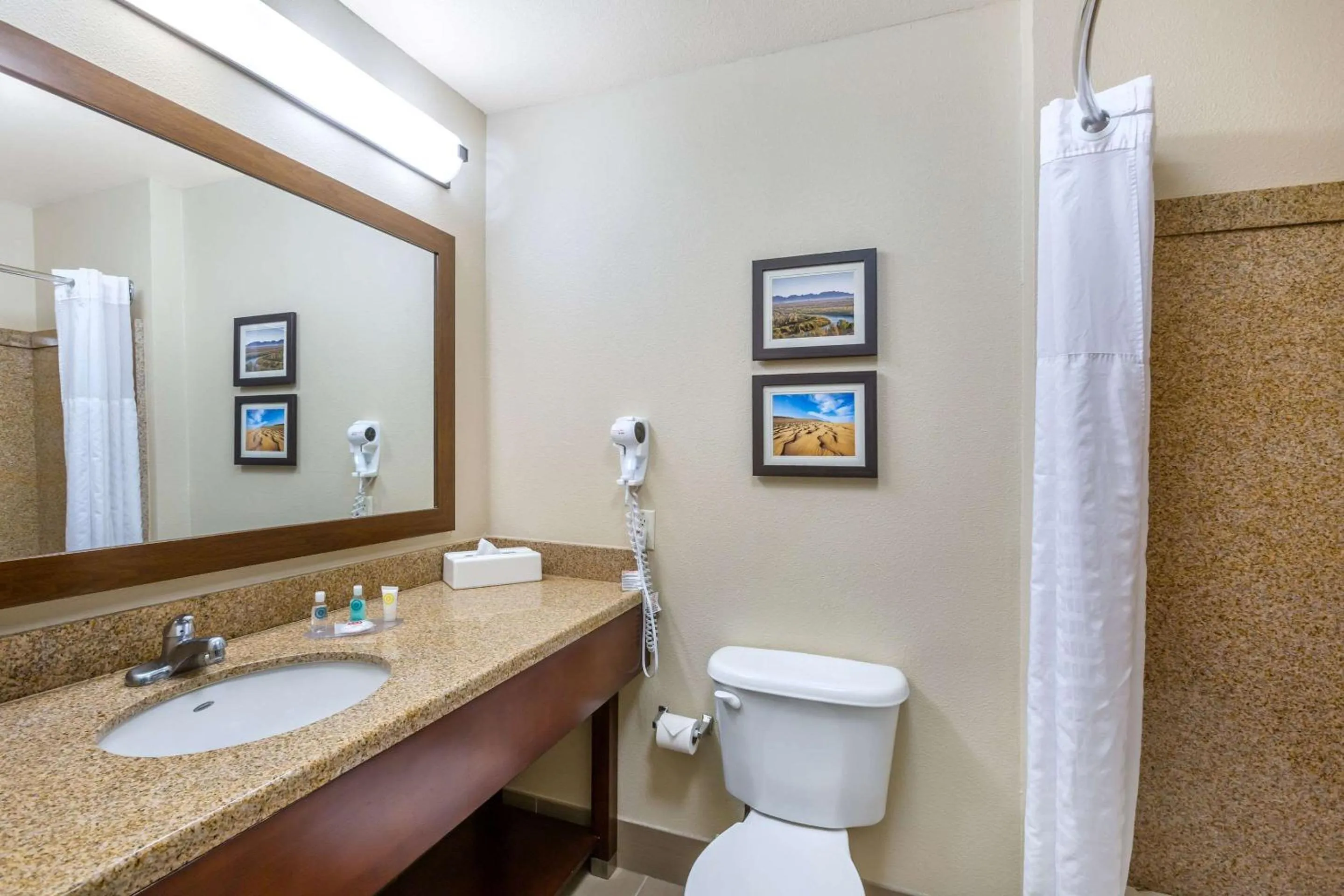 Toilet in Comfort Inn and Suites Yuma I-8