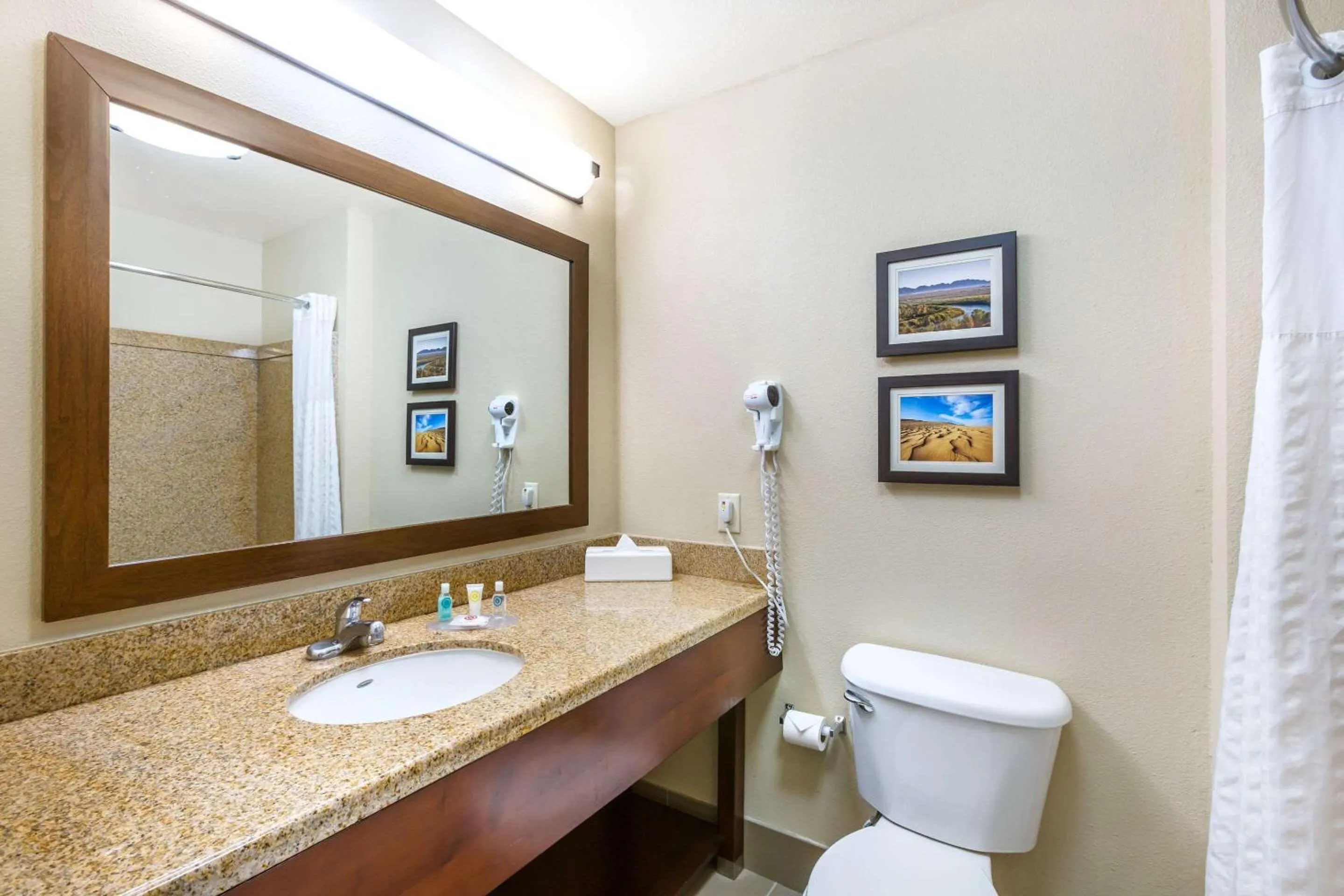 Bathroom in Comfort Inn and Suites Yuma I-8