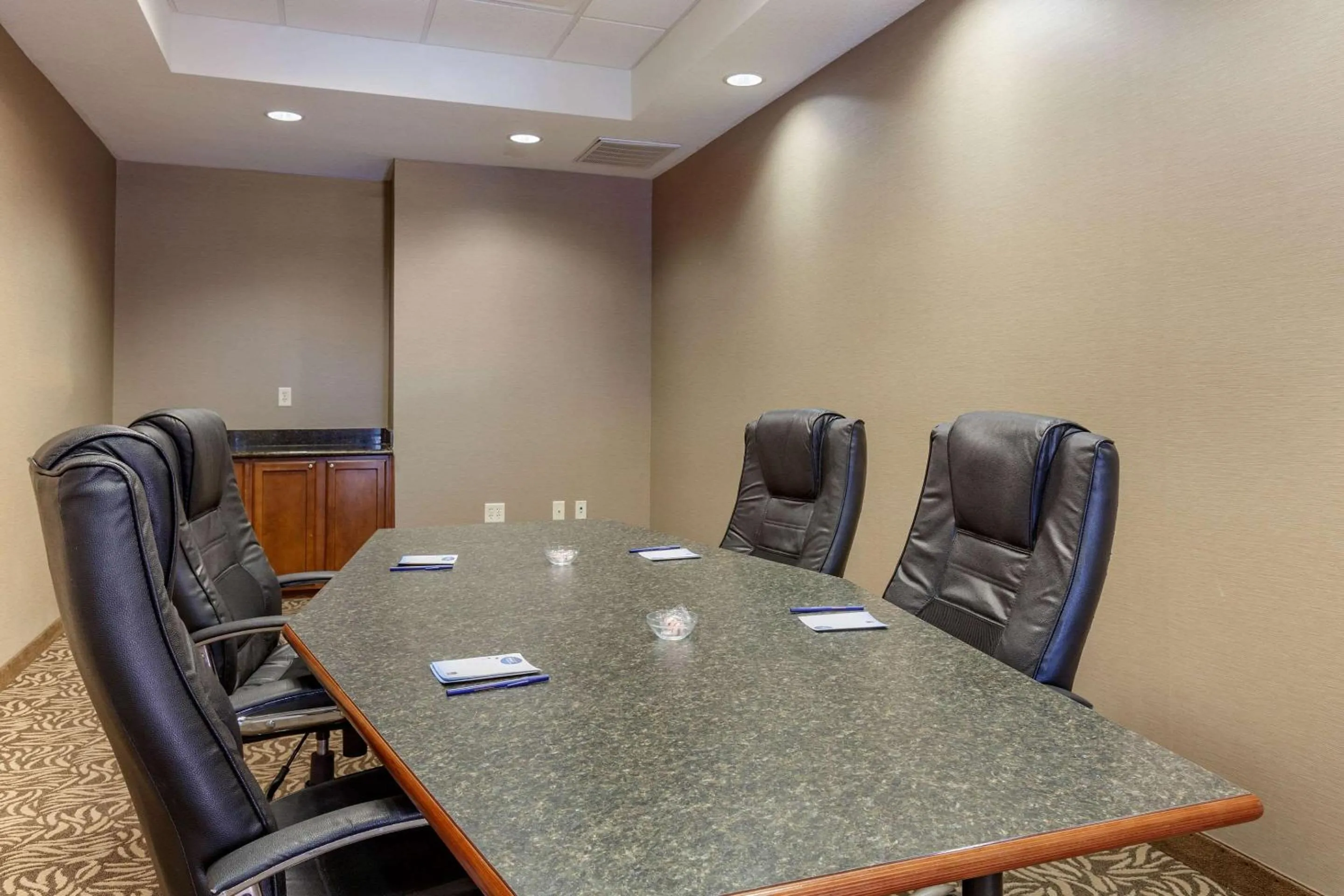 Meeting/conference room in Comfort Suites Glendale - State Farm Stadium Area