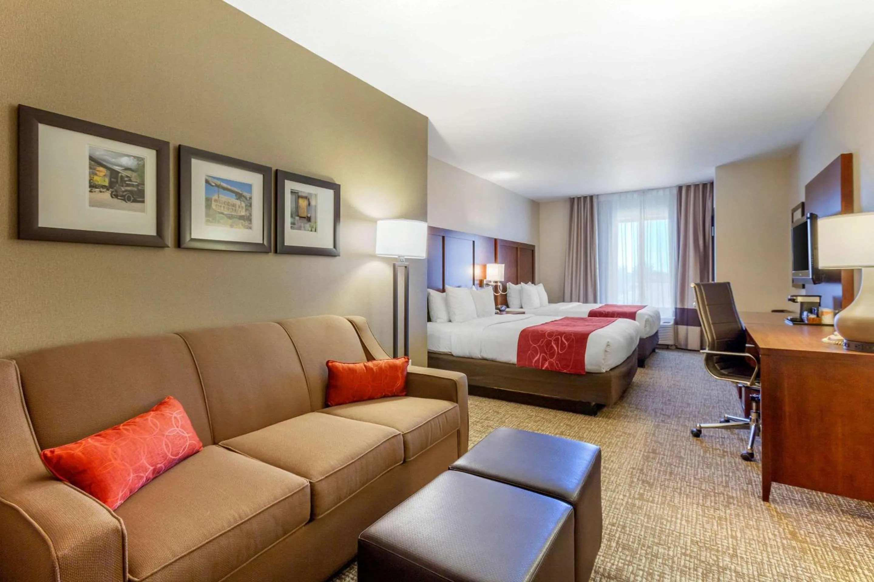 Bedroom, Bed in Comfort Suites Glendale - State Farm Stadium Area