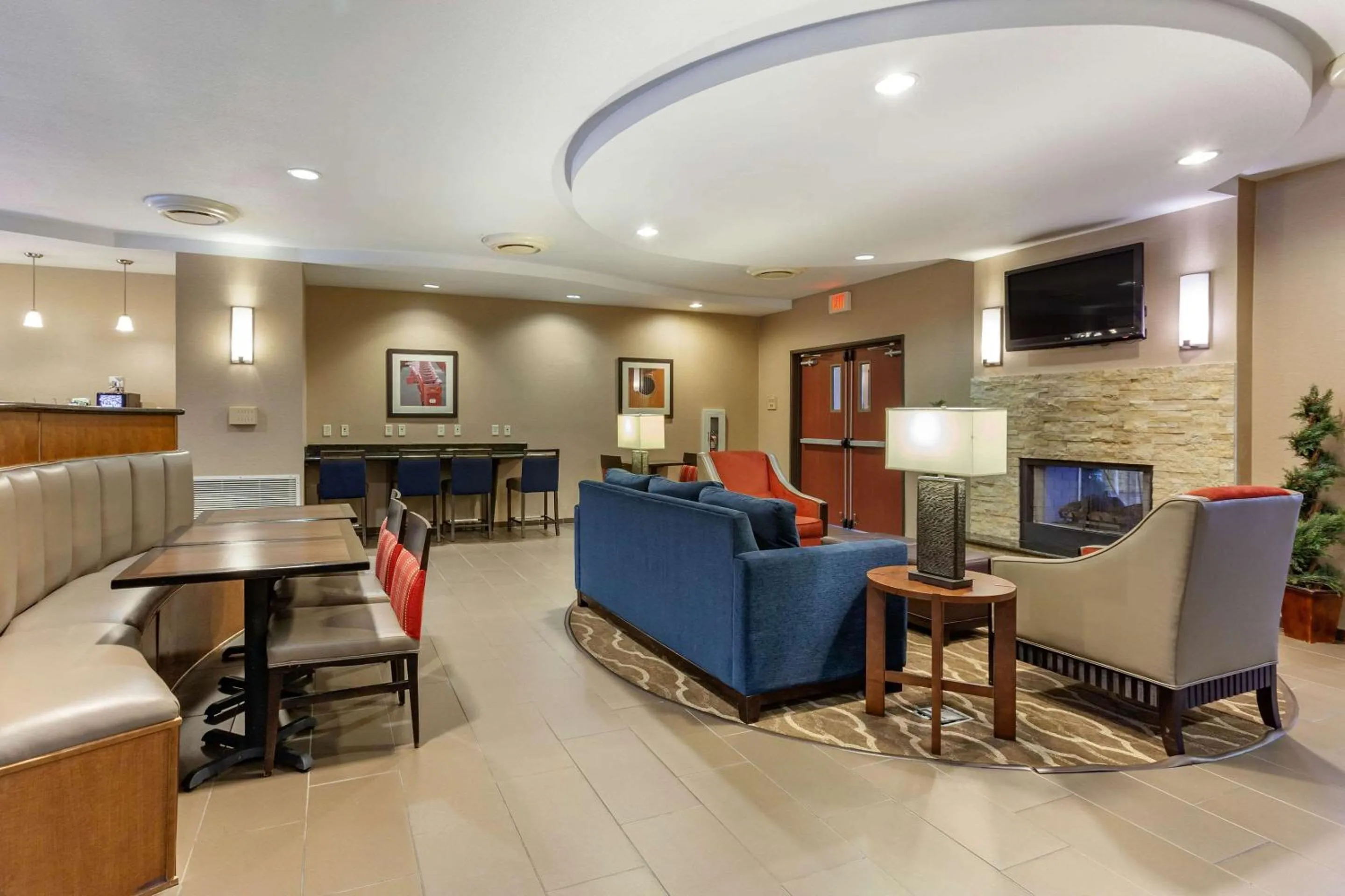 Breakfast in Comfort Suites Glendale - State Farm Stadium Area