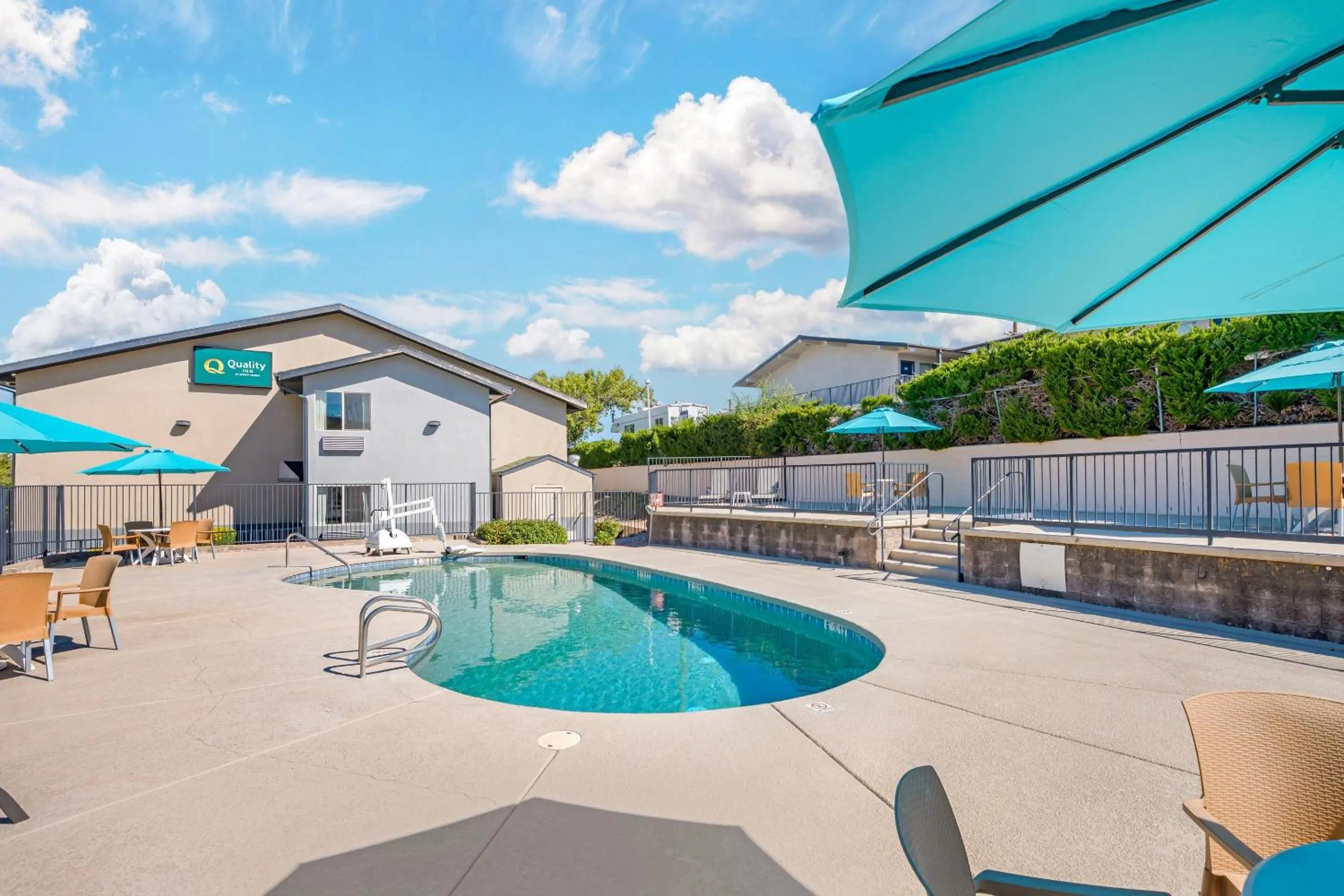 Swimming pool in Quality Inn Prescott