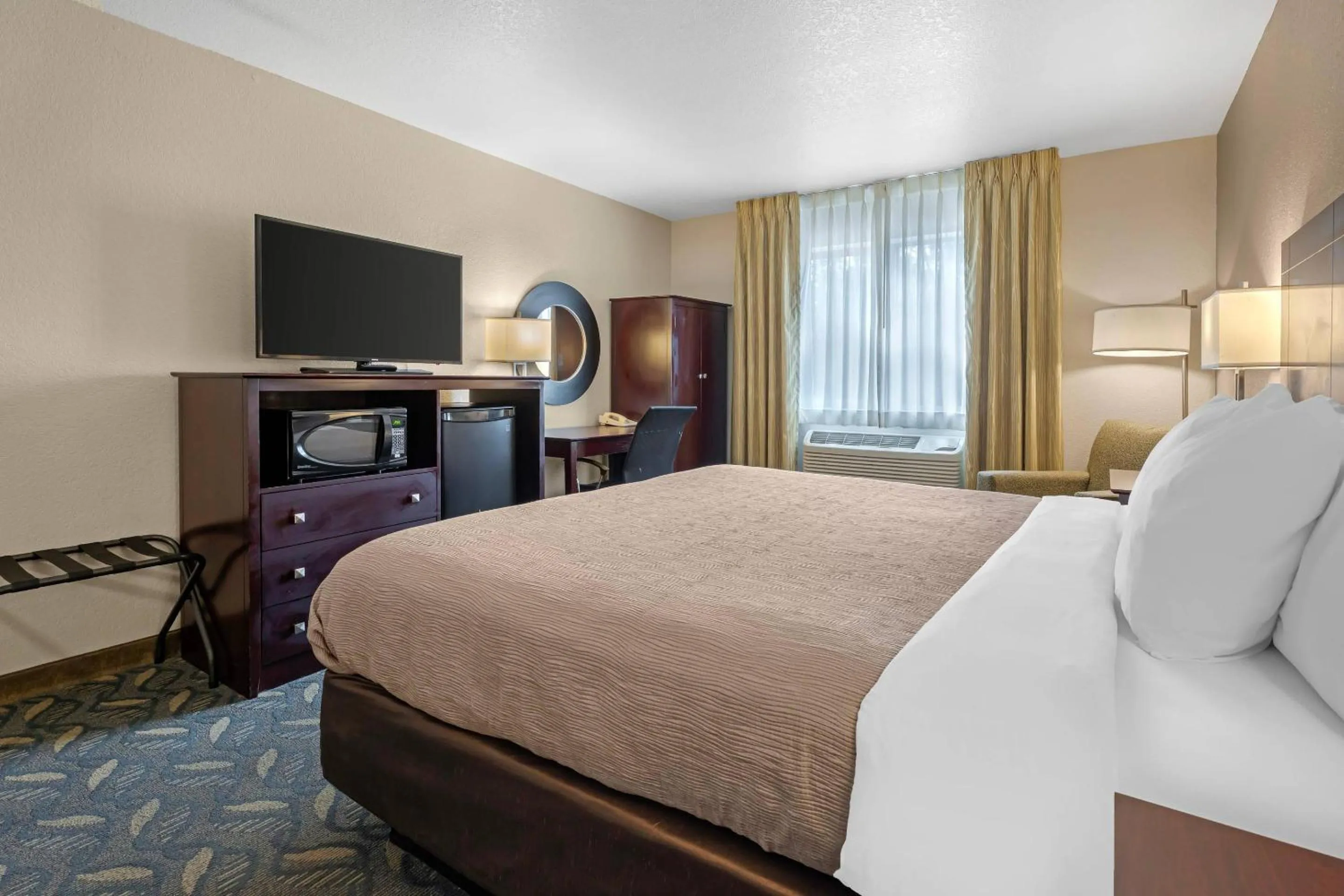 Bedroom, Bed in Quality Inn Prescott