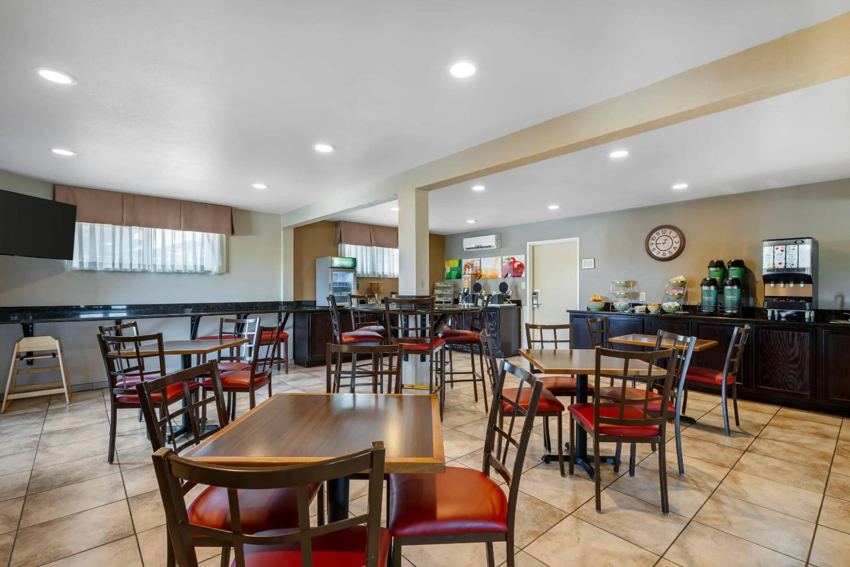 Breakfast in Quality Inn Prescott