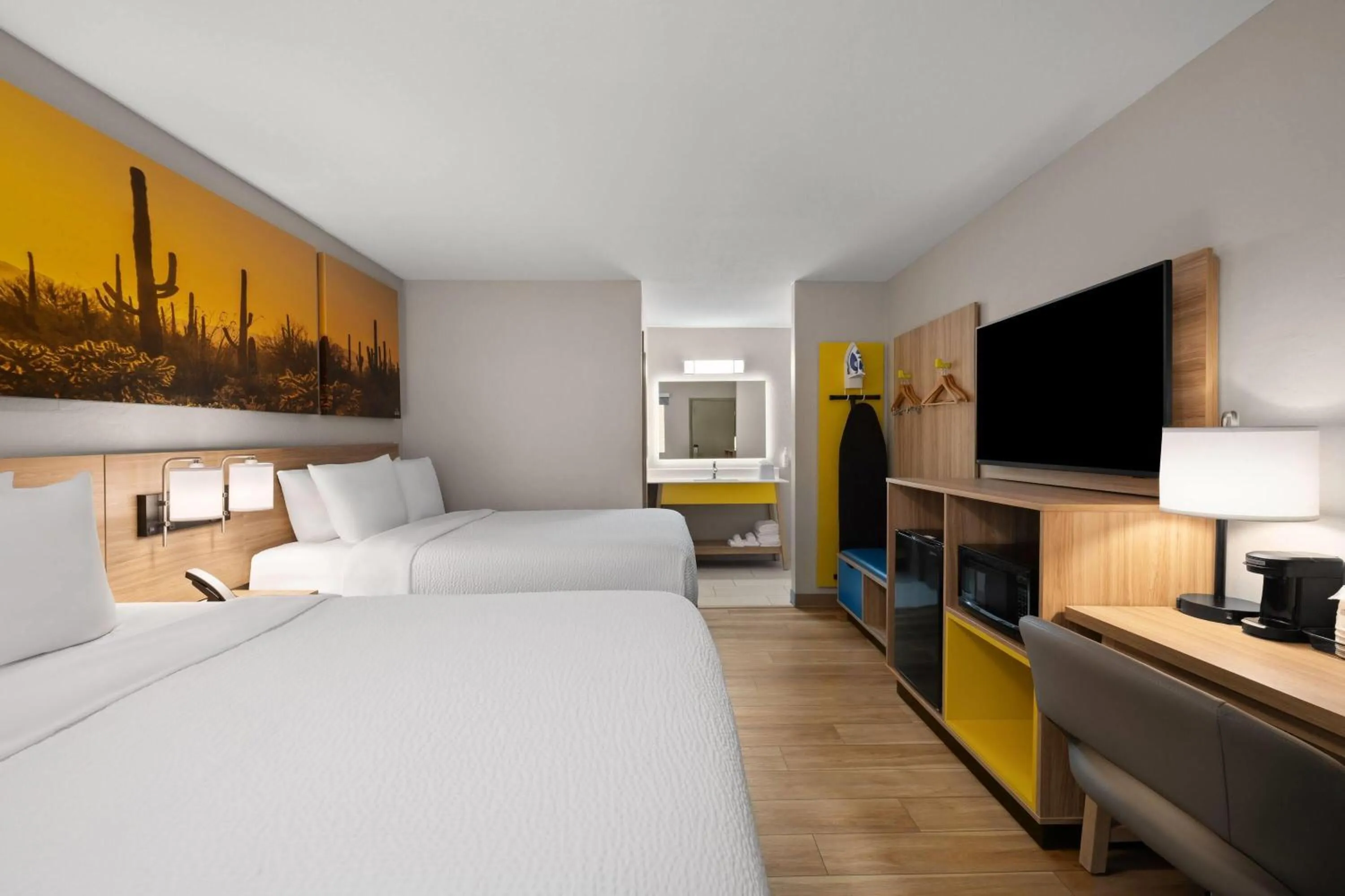 Photo of the whole room, Bed in Days Inn by Wyndham Prescott