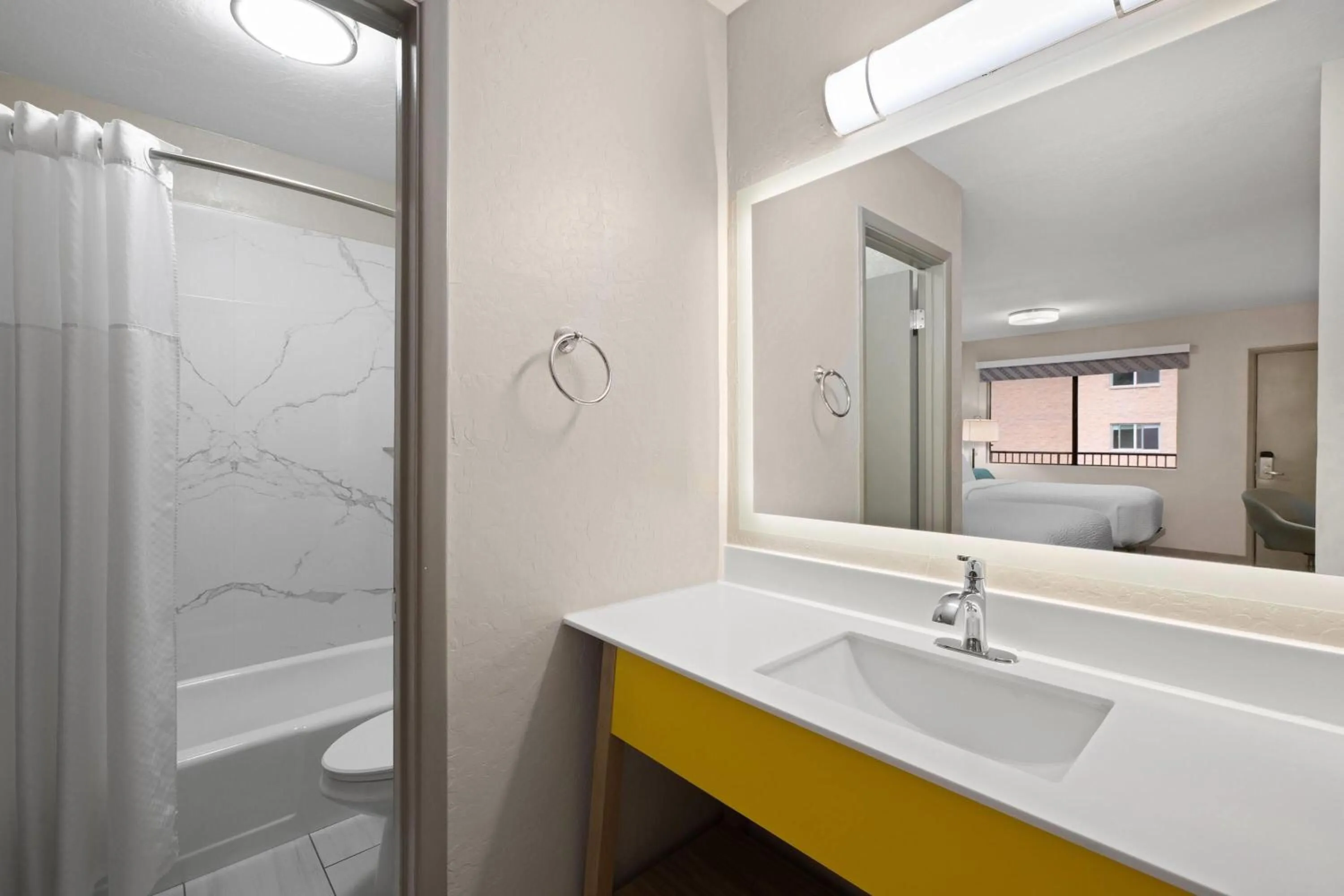 Bathroom in Days Inn by Wyndham Prescott