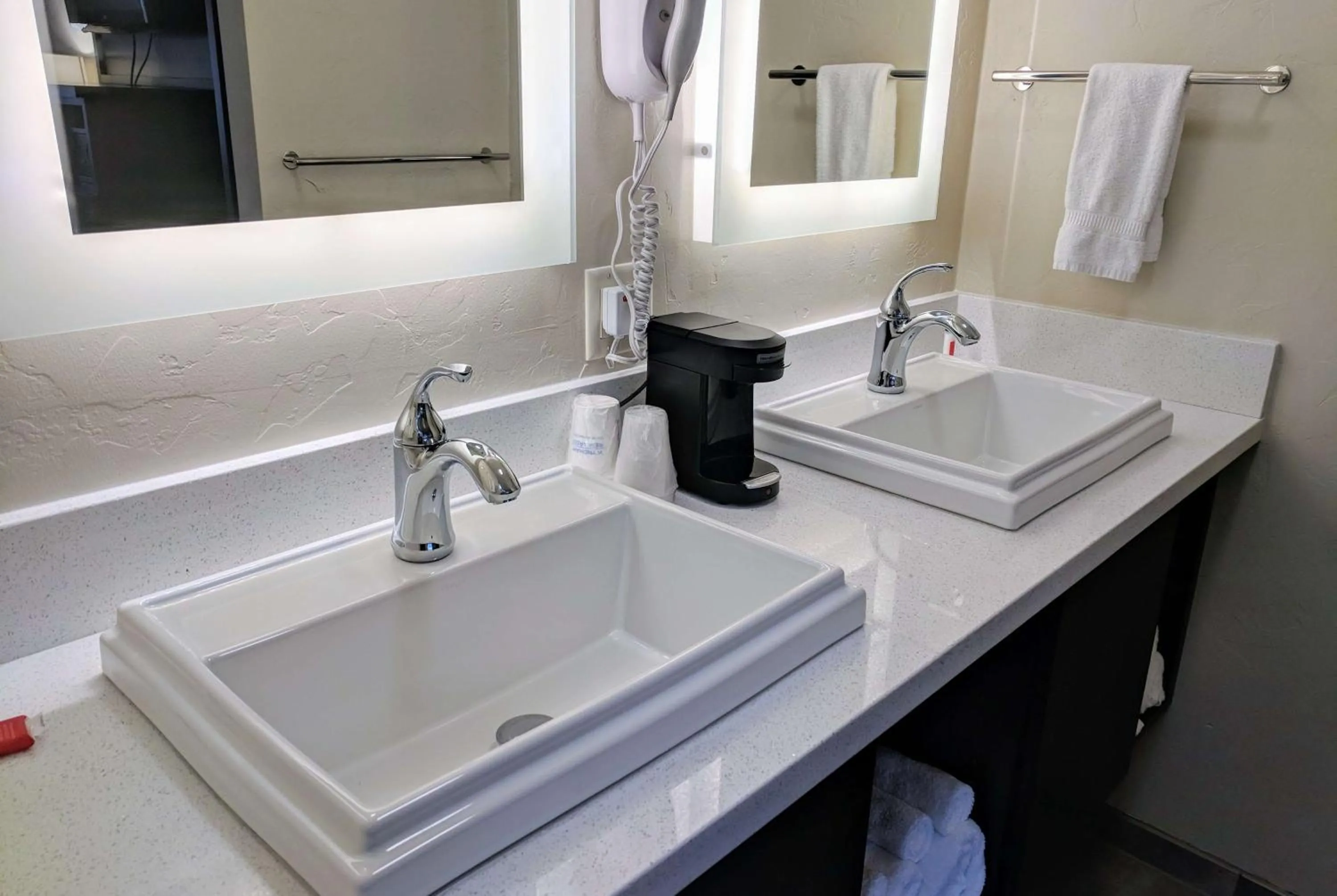 Bathroom in Days Inn by Wyndham Prescott