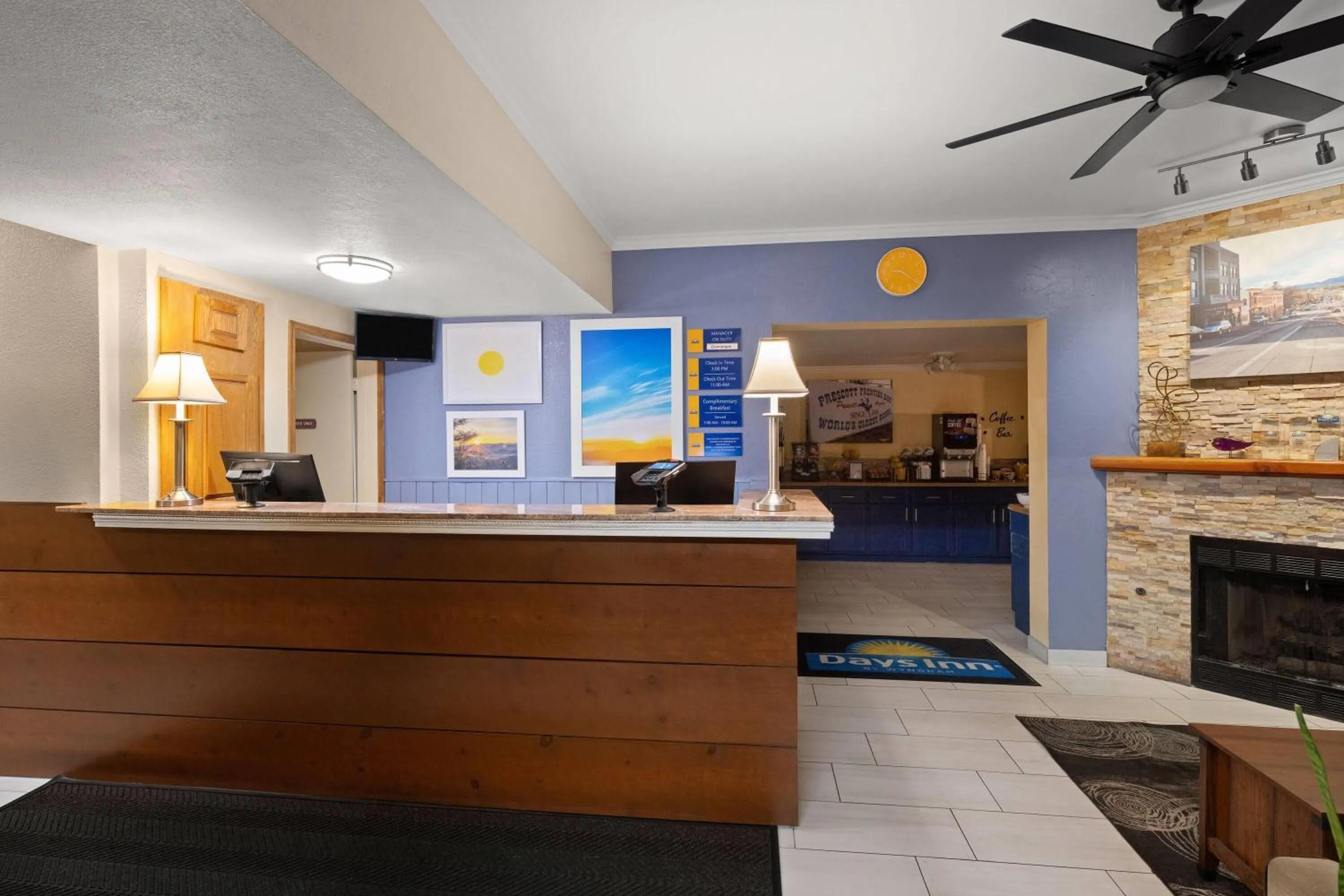 Lobby or reception in Days Inn by Wyndham Prescott