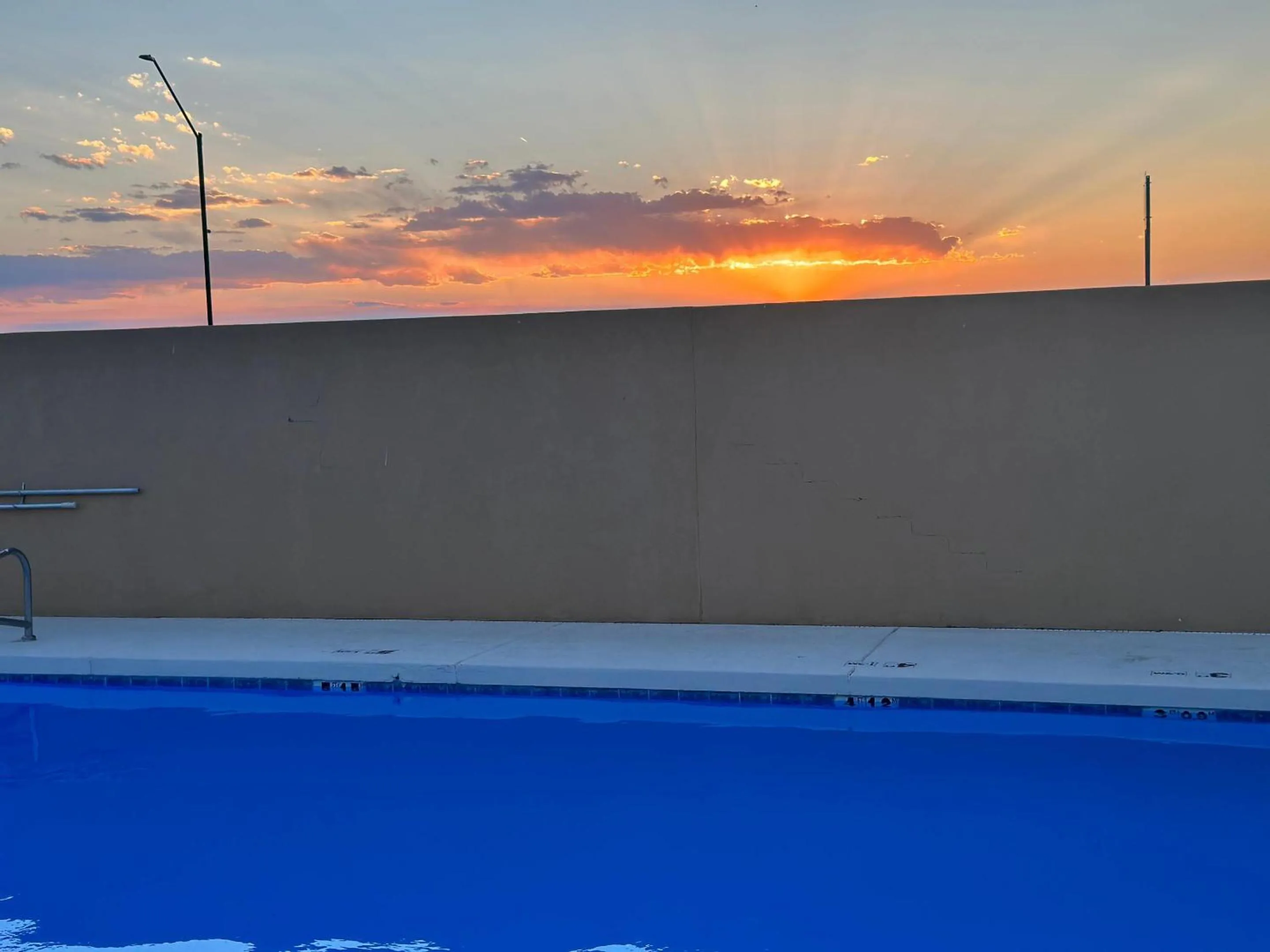 Swimming pool in Quality Inn Holbrook near Petrified Forest