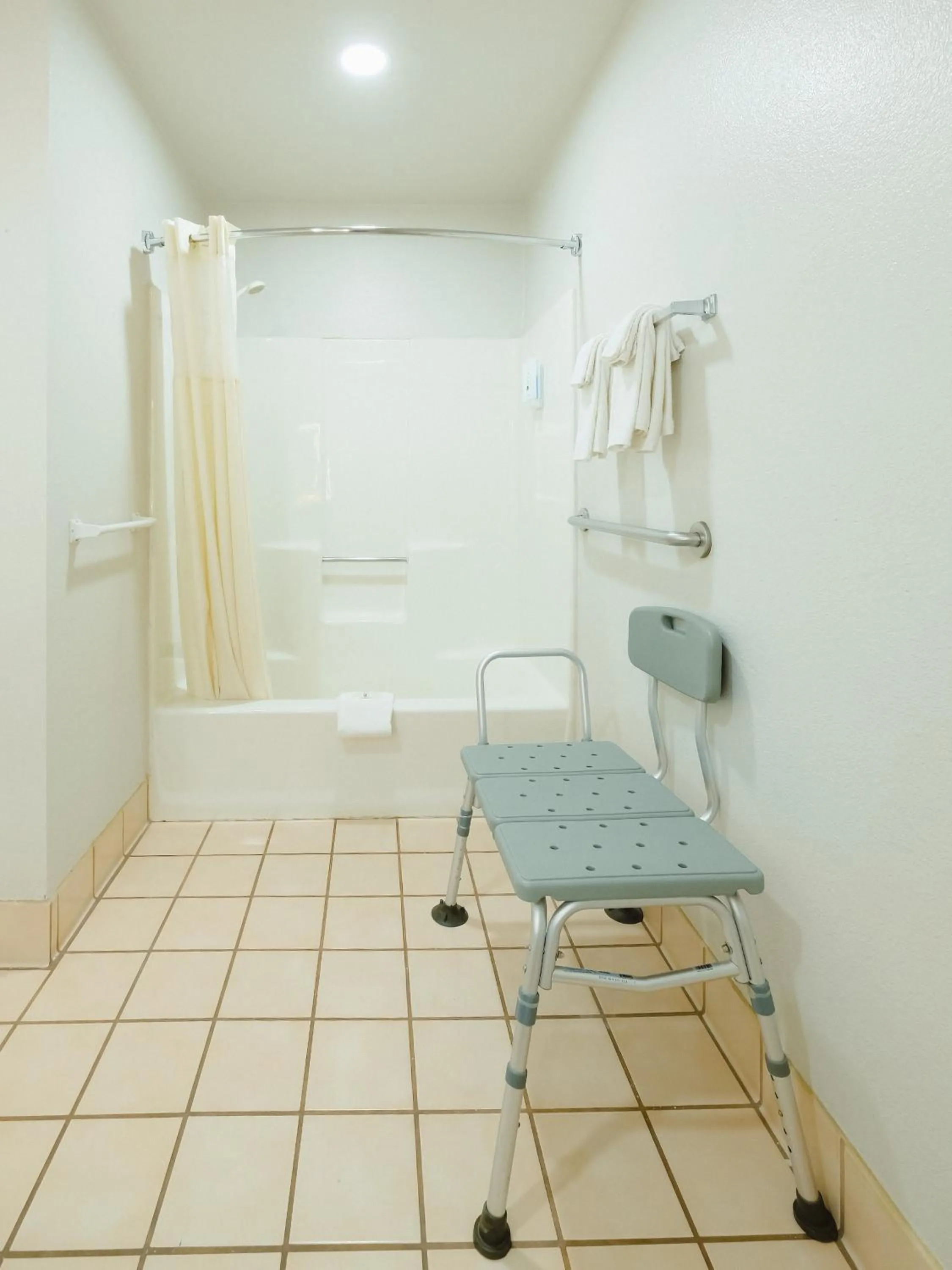 Bathroom in Quality Inn Holbrook near Petrified Forest