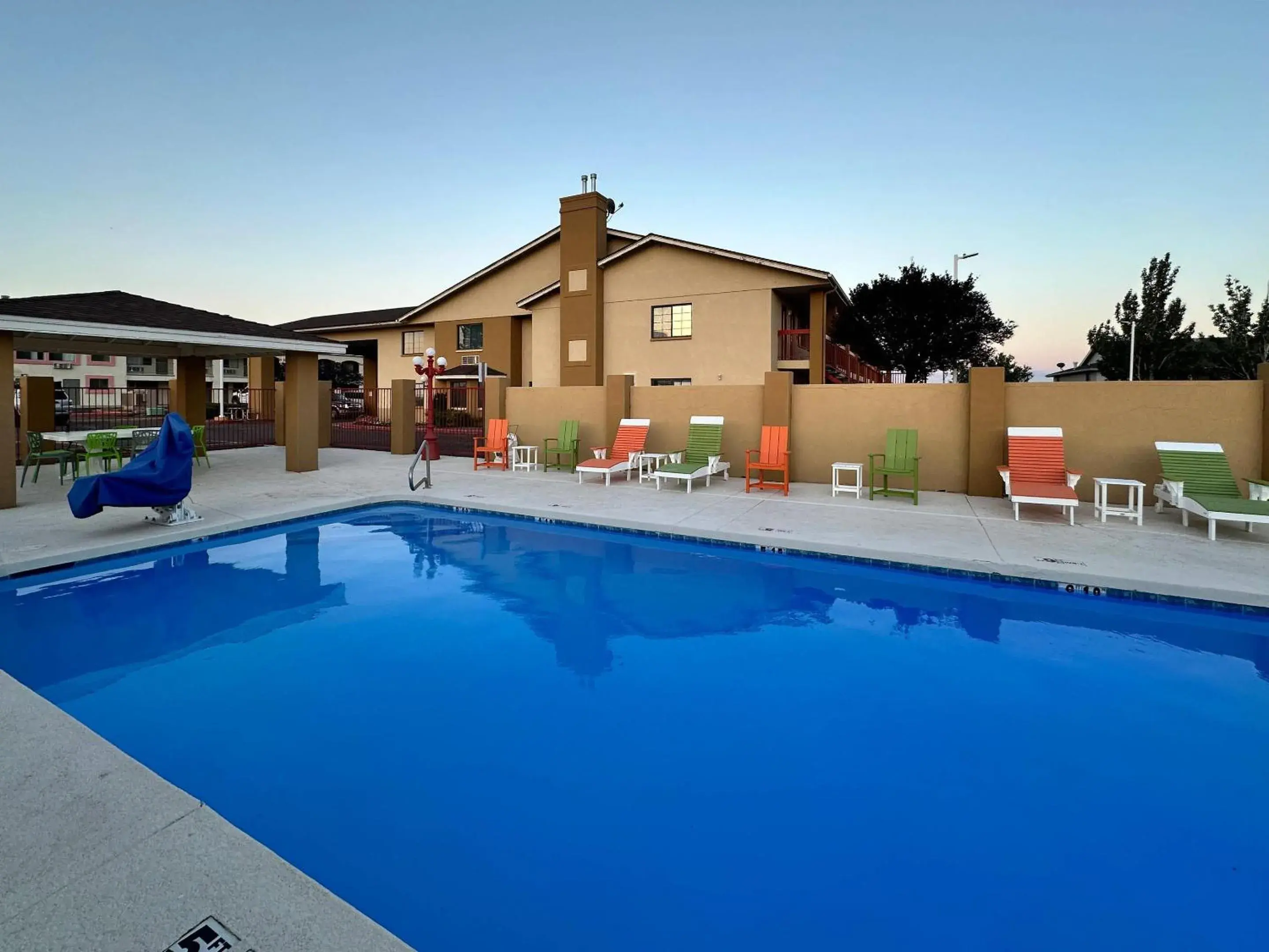 Swimming pool in Quality Inn Holbrook near Petrified Forest Swimming pool in Quality Inn Holbrook near Petrified Forest