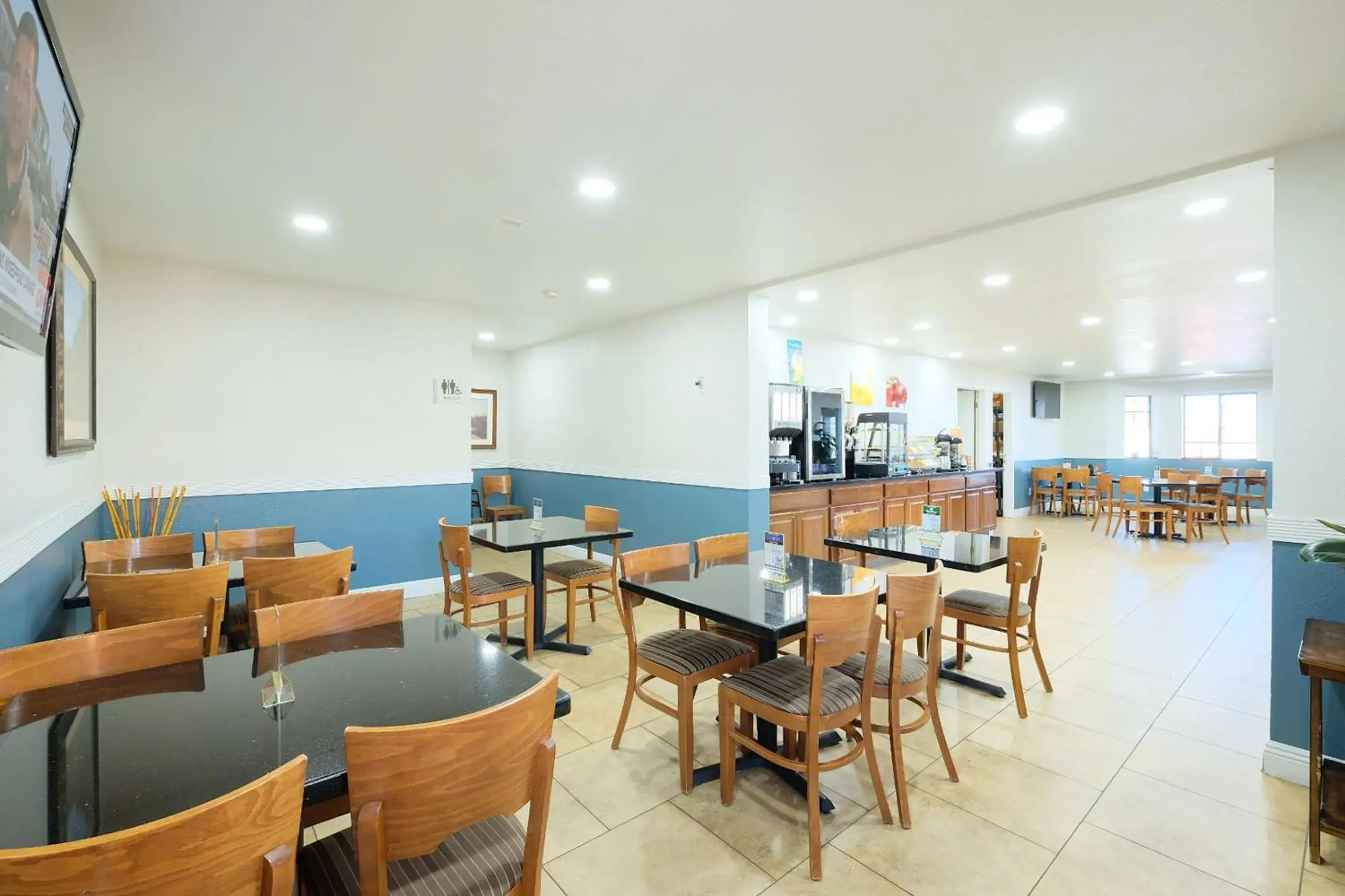 Breakfast in Quality Inn Holbrook near Petrified Forest Breakfast in Quality Inn Holbrook near Petrified Forest