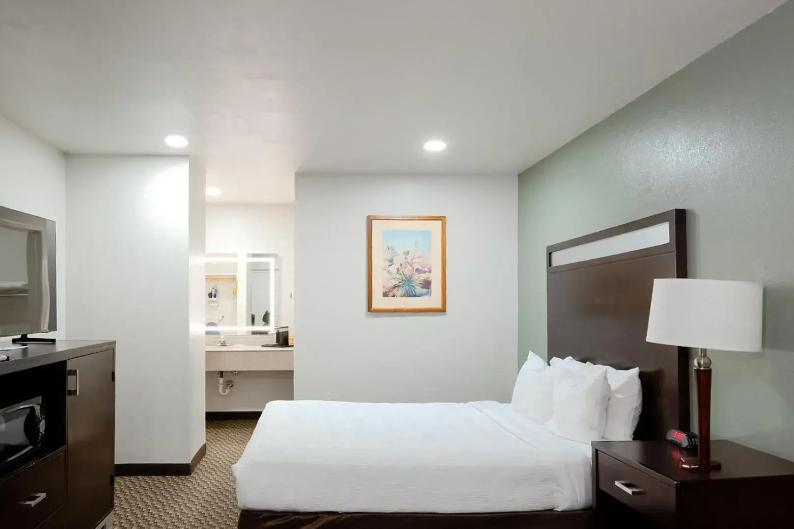 Bedroom, Bed in Quality Inn Holbrook near Petrified Forest Bedroom, Bed in Quality Inn Holbrook near Petrified Forest