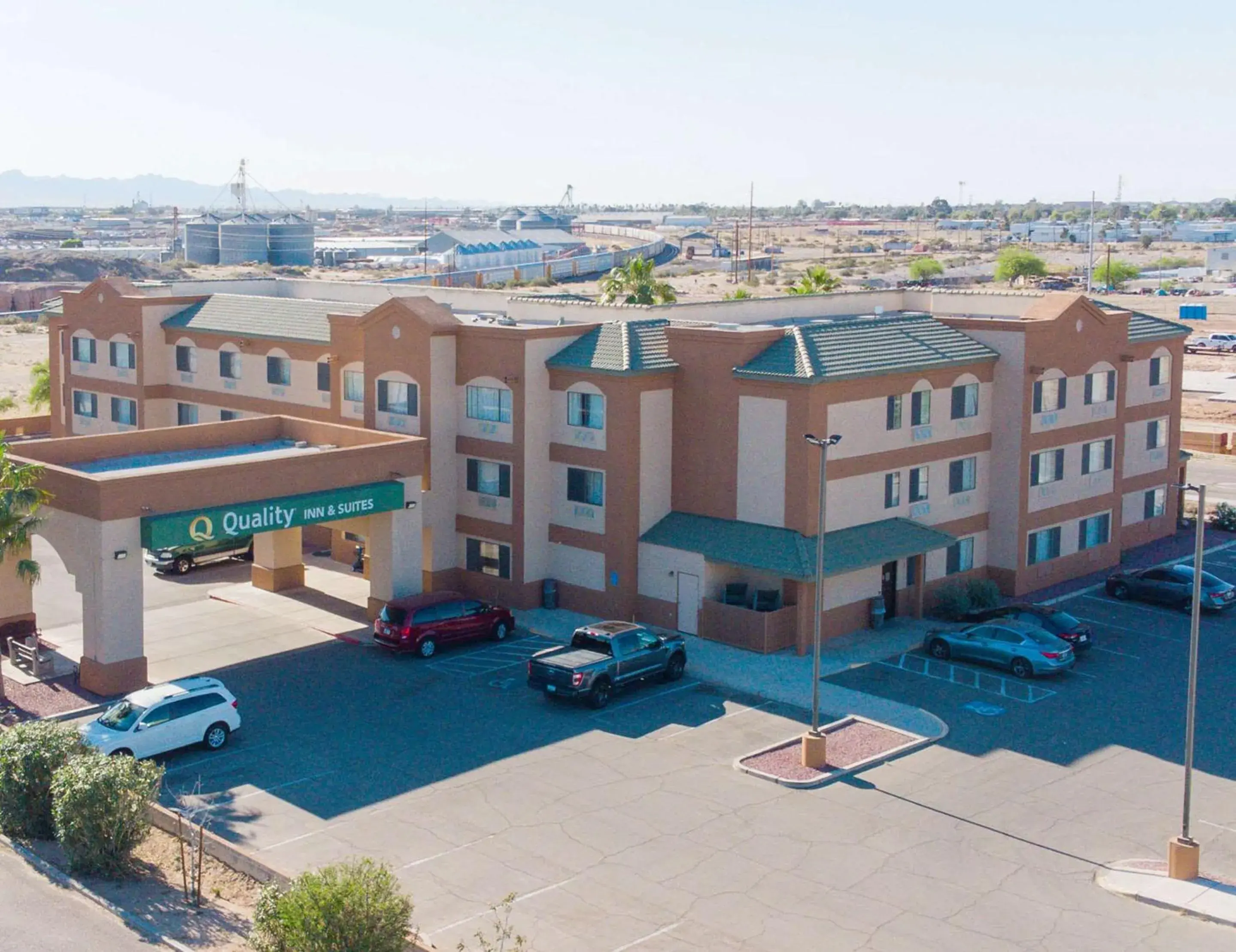 Property building in Quality Inn & Suites Yuma Property building in Quality Inn & Suites Yuma