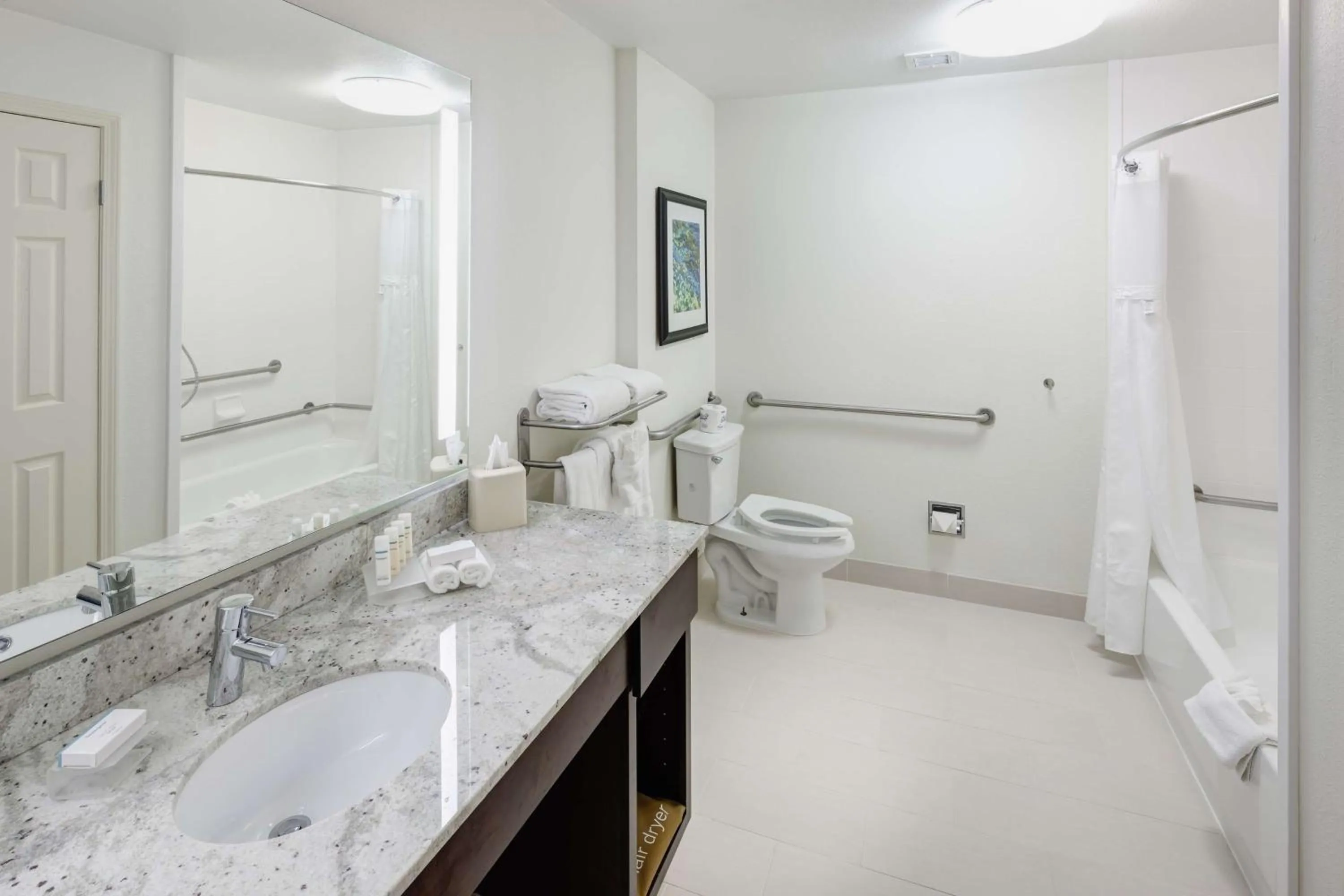 Bathroom in Homewood Suites by Hilton Seattle-Tacoma Airport/Tukwila