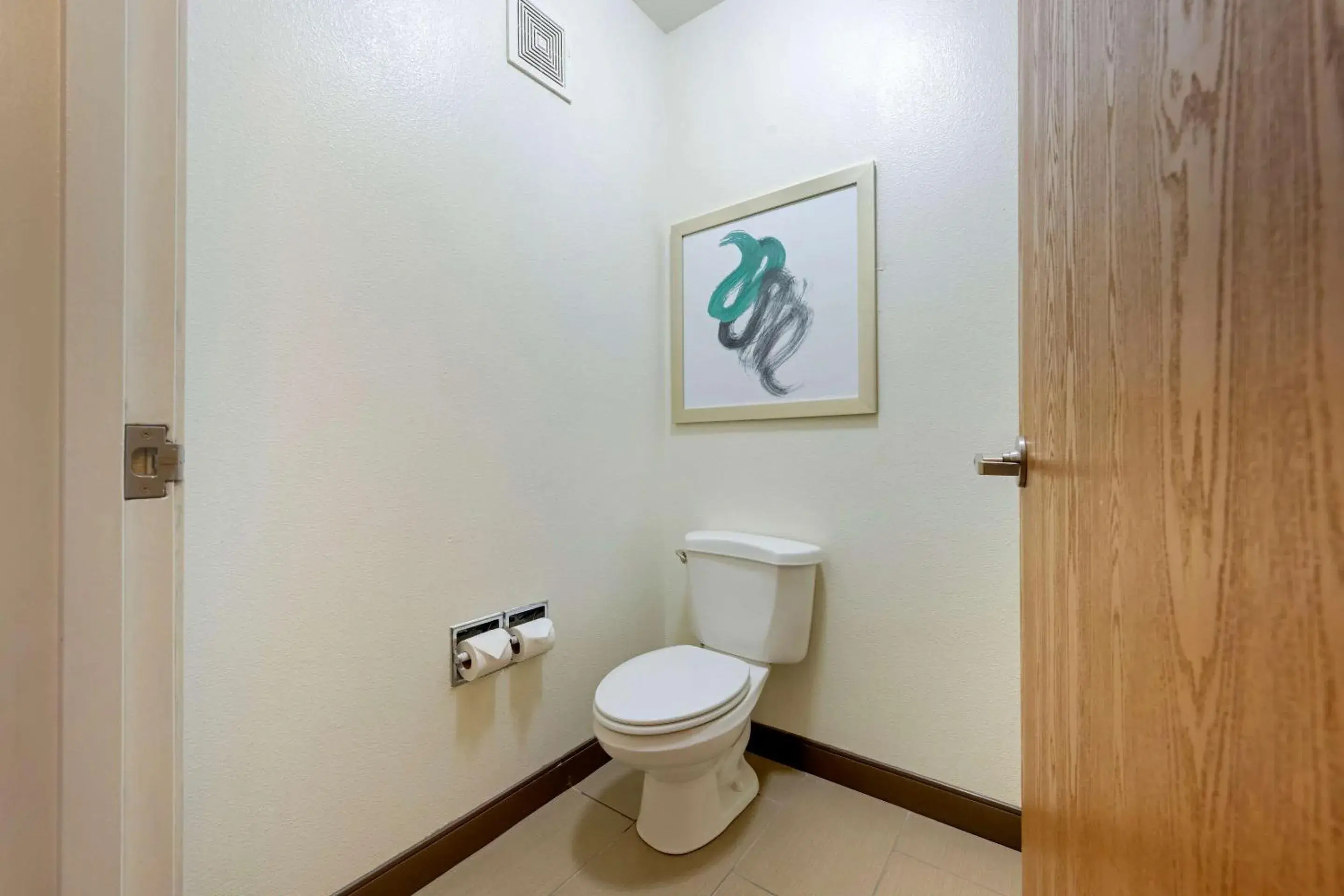 Bathroom in Comfort Inn Camp Verde I-17 Bathroom in Comfort Inn Camp Verde I-17