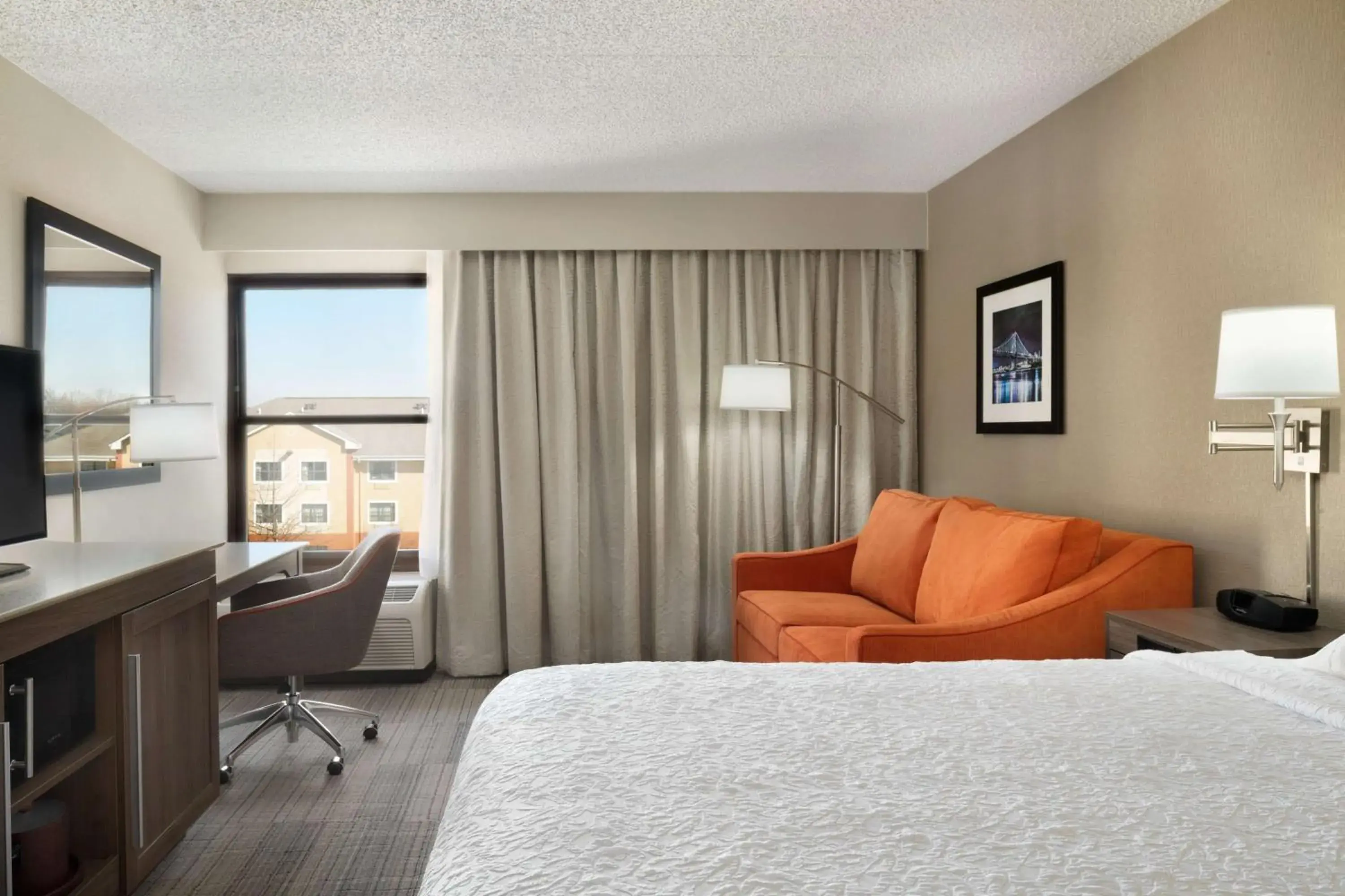 Bed in Hampton Inn Philadelphia/Mt. Laurel Bed in Hampton Inn Philadelphia/Mt. Laurel