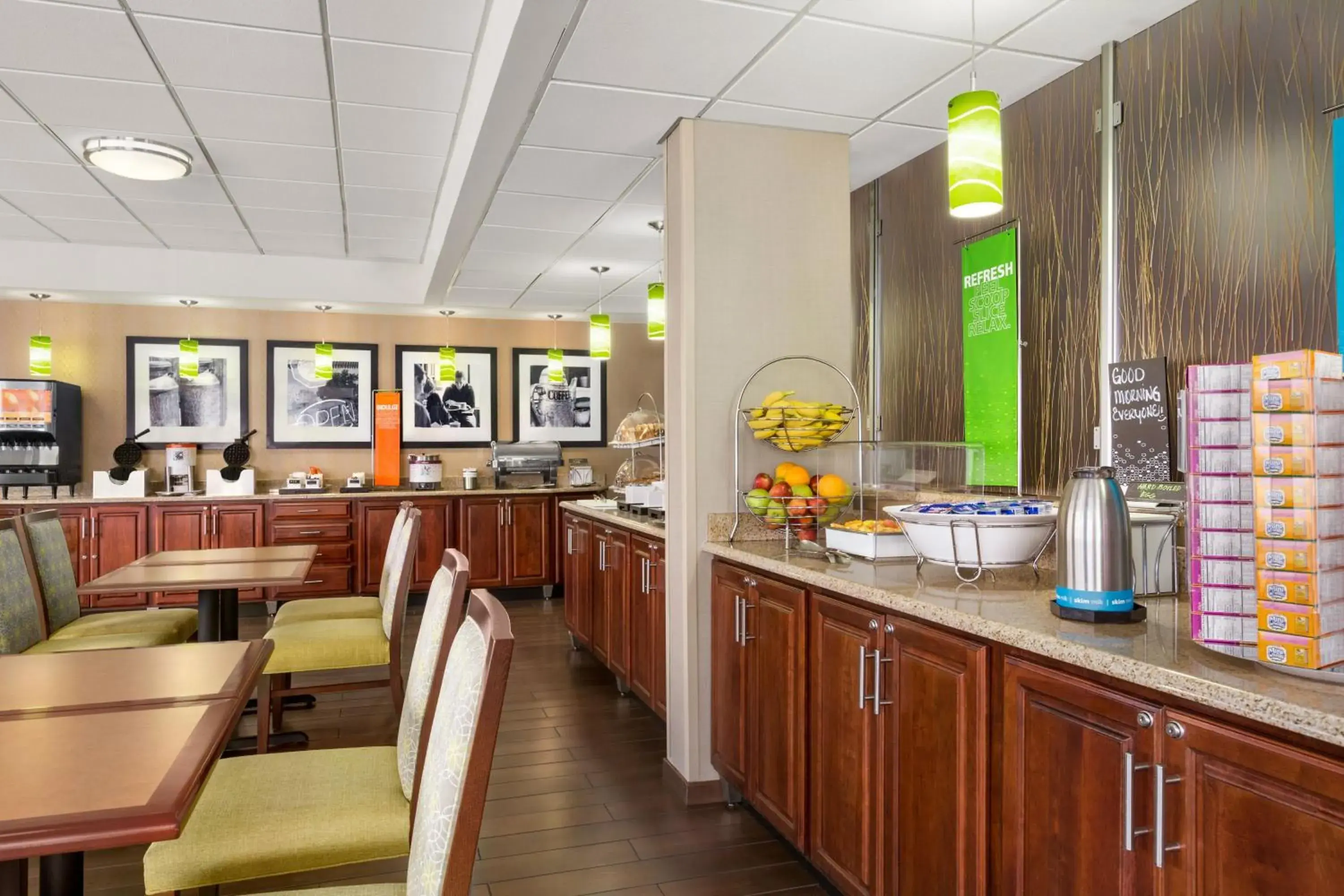 Breakfast in Hampton Inn Philadelphia/Mt. Laurel Breakfast in Hampton Inn Philadelphia/Mt. Laurel