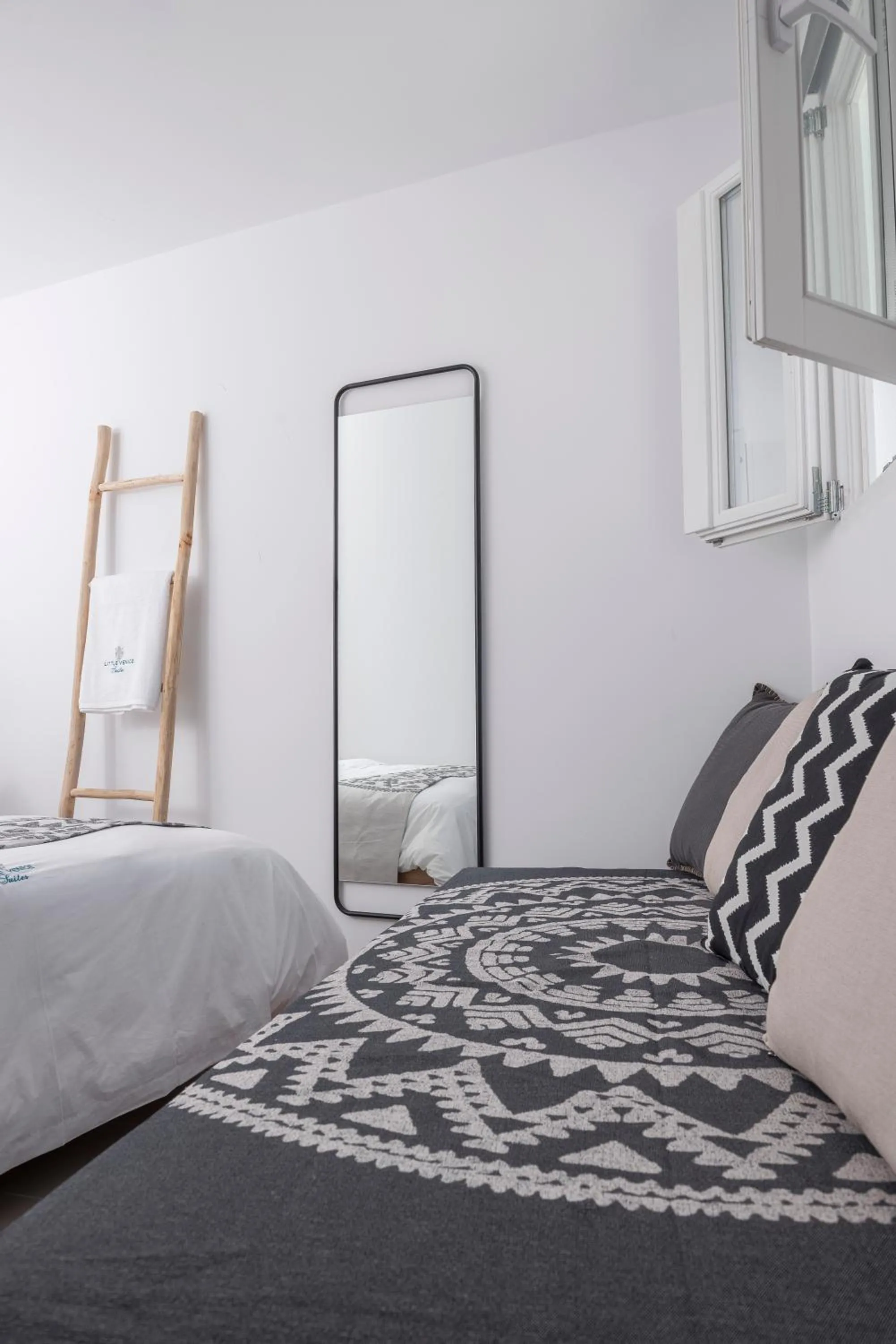 Bed in Little Venice Villas