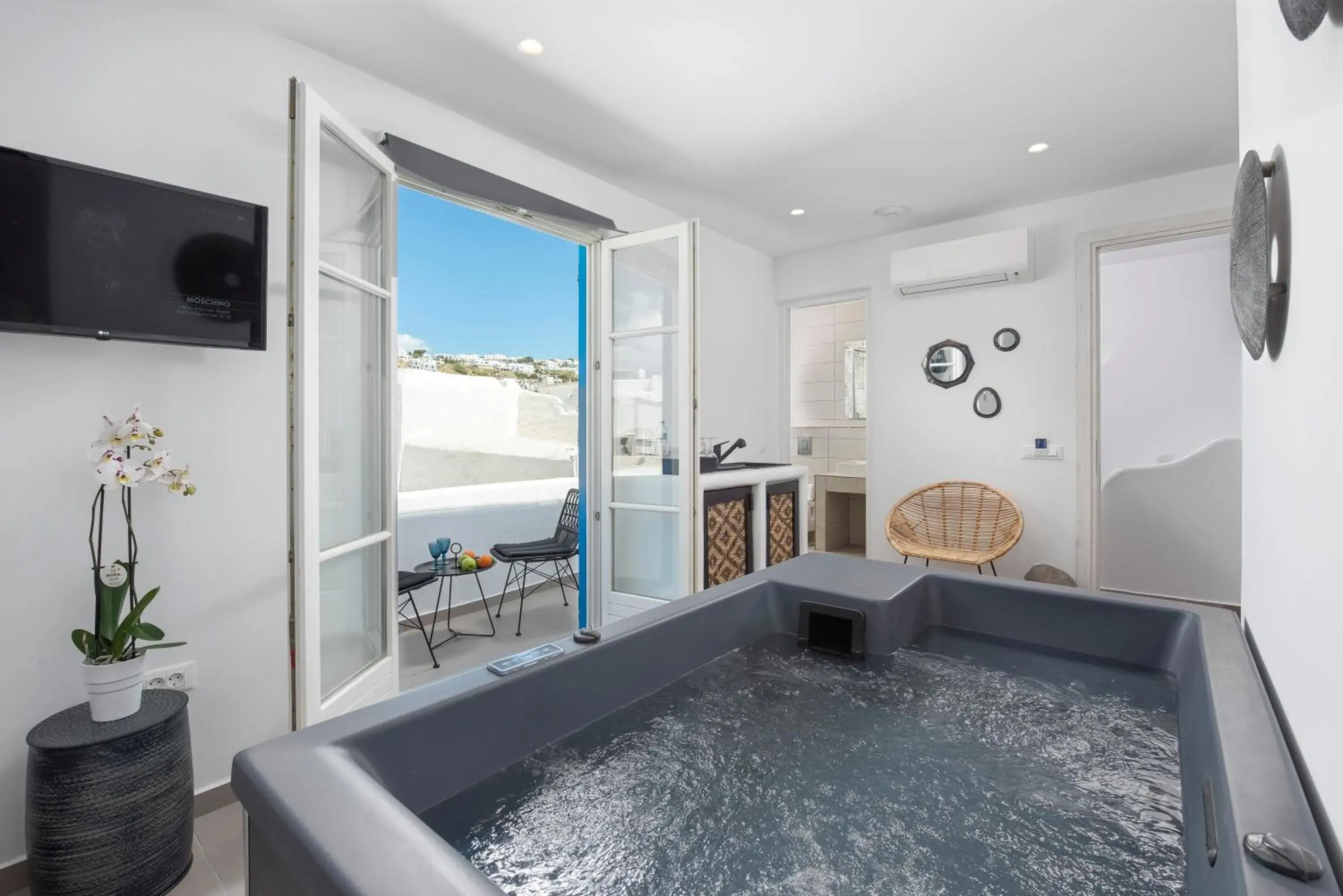 Deluxe Town View Suite with Indoor Hot Tub in Little Venice Villas Deluxe Town View Suite with Indoor Hot Tub in Little Venice Villas