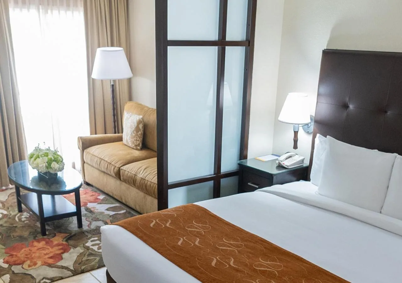 Bed in Comfort Suites Paradise Island