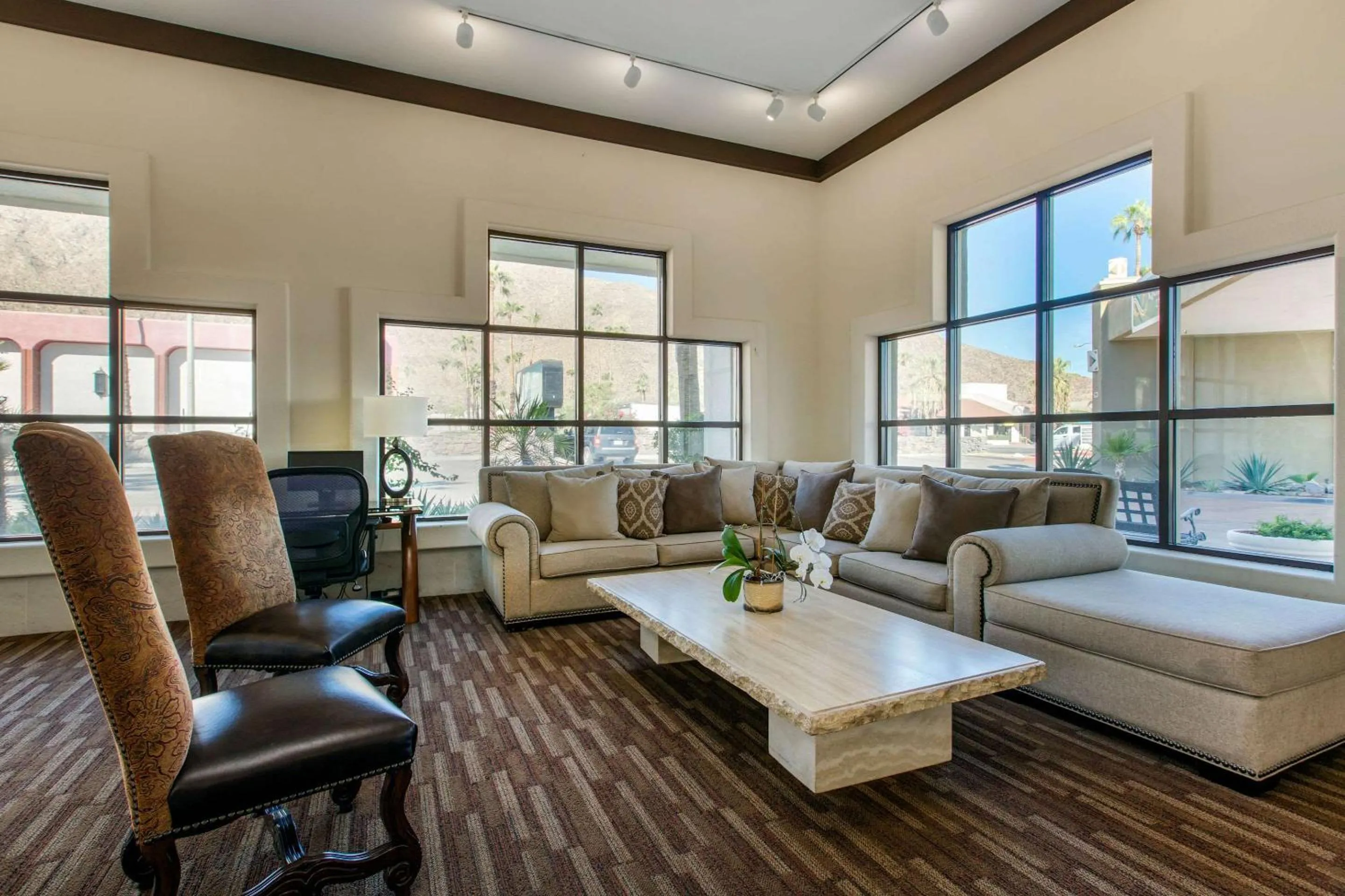 Lobby or reception, Seating Area in Quality Inn Palm Springs Downtown