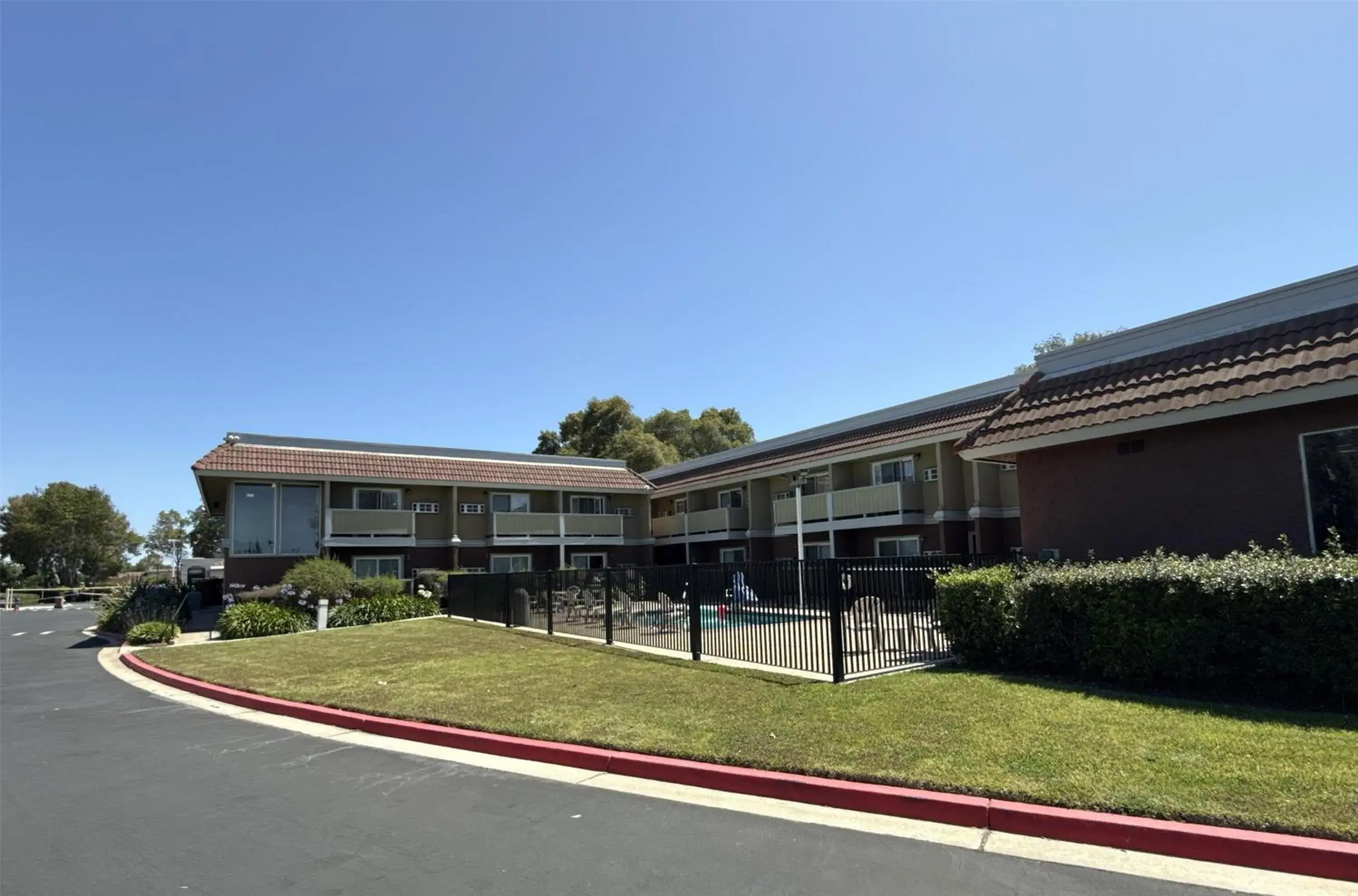 Property building in SureStay by Best Western Sunnyvale Silicon Valley Property building in SureStay by Best Western Sunnyvale Silicon Valley