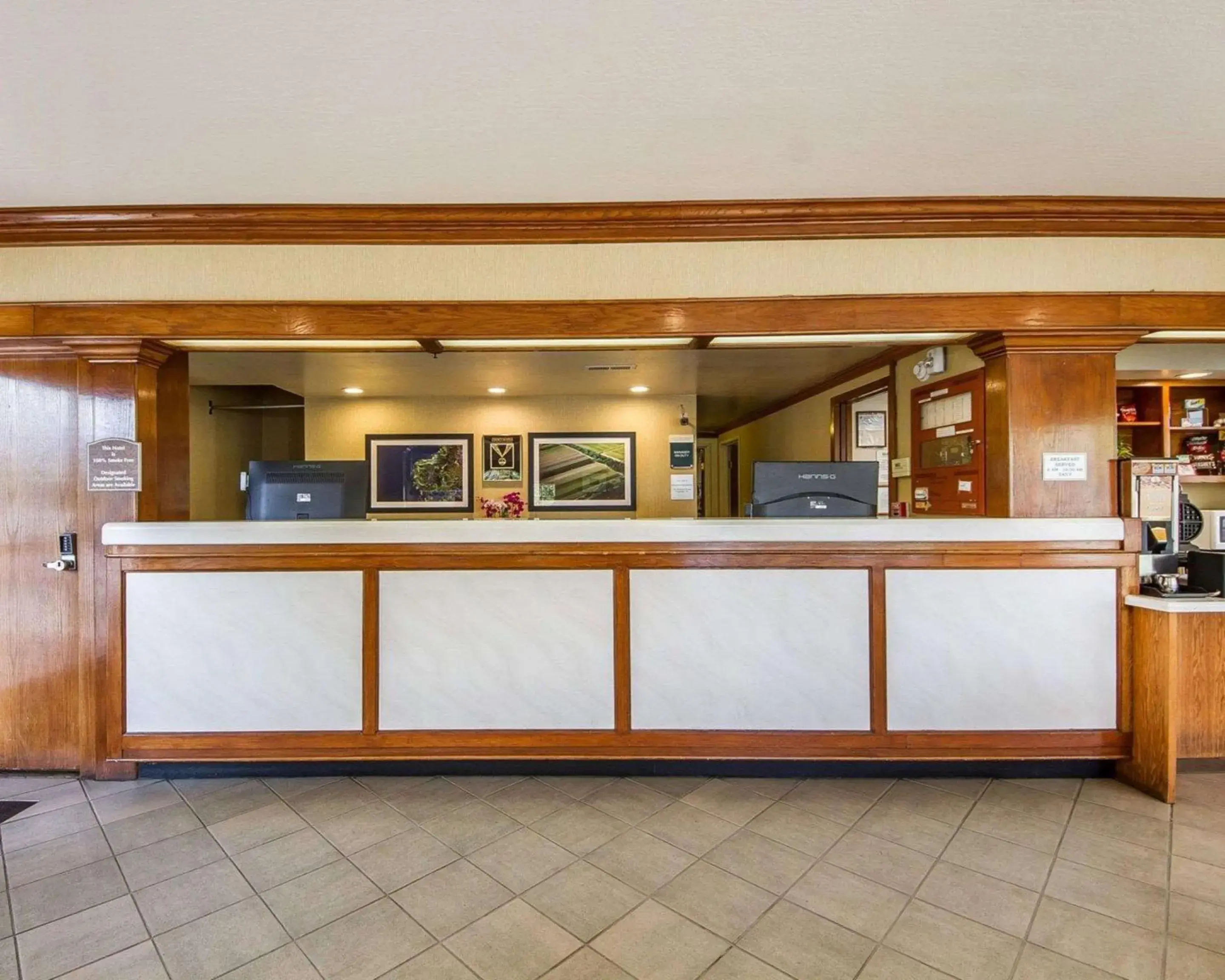 Lobby or reception in Quality Inn Petaluma - Sonoma Lobby or reception in Quality Inn Petaluma - Sonoma