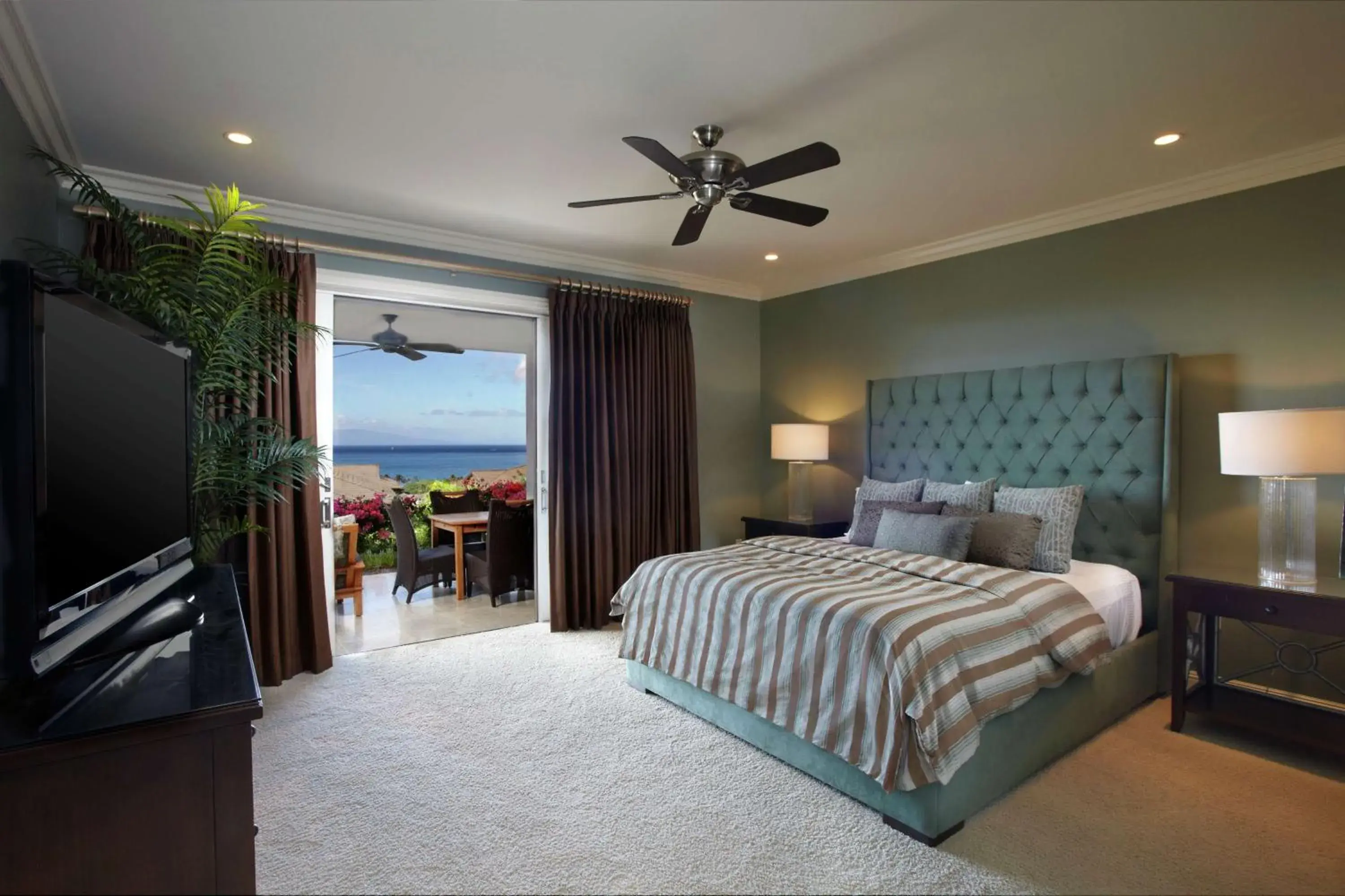 Bed in Ho'olei at Grand Wailea Bed in Ho'olei at Grand Wailea