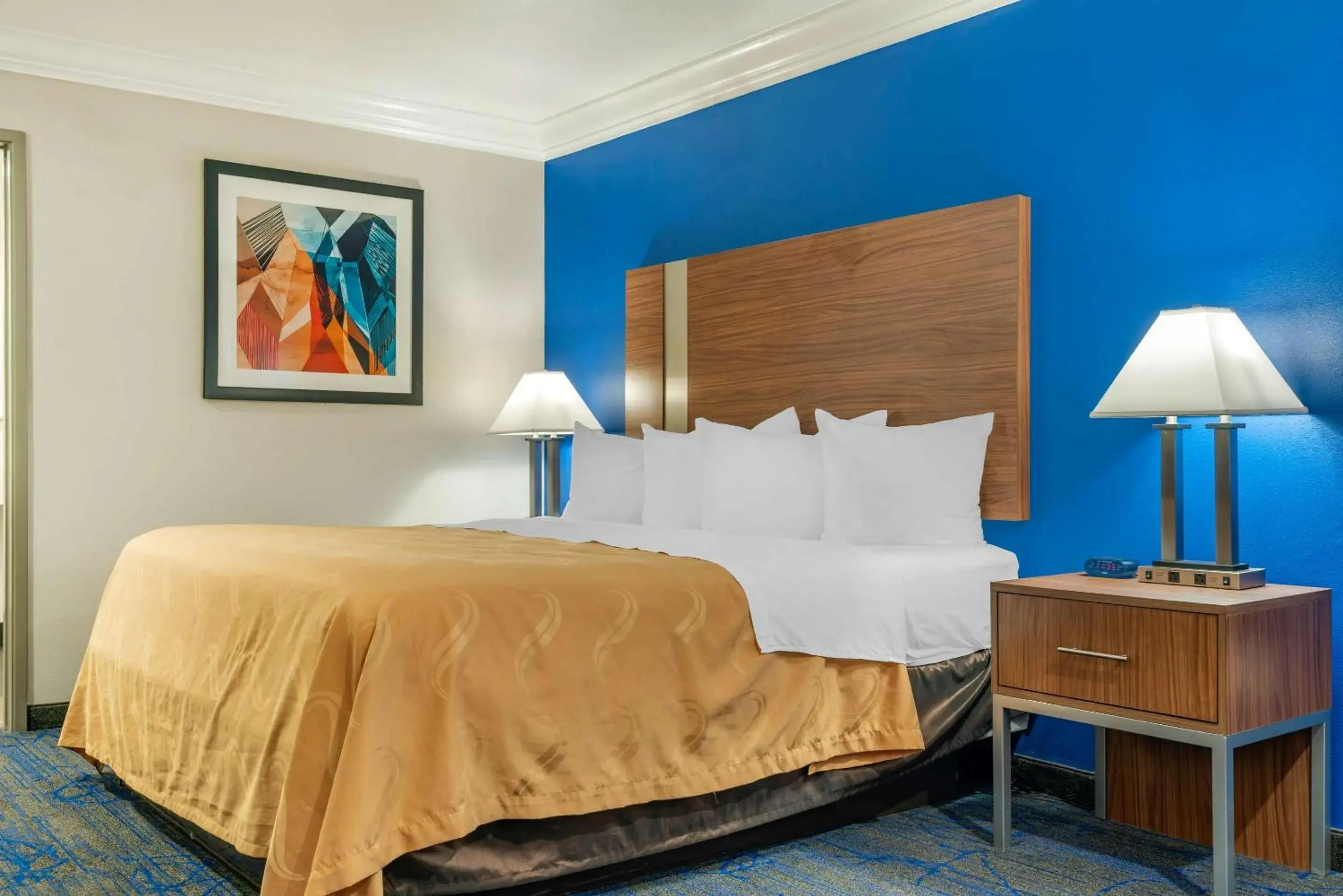 Bedroom, Bed in Quality Inn & Suites Vacaville Bedroom, Bed in Quality Inn & Suites Vacaville