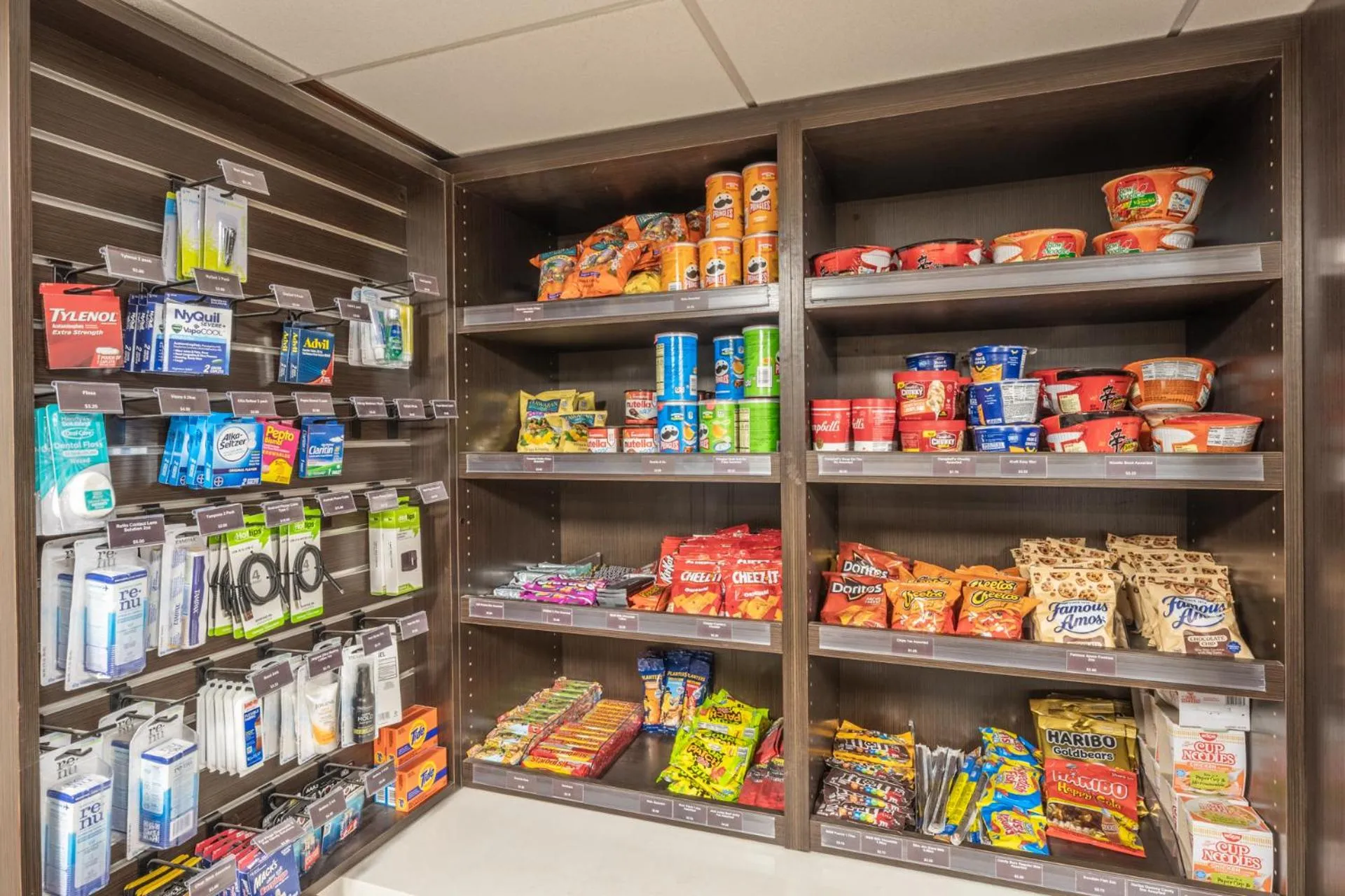 On-site shops in Quality Inn near Mammoth Mountain Ski Resort