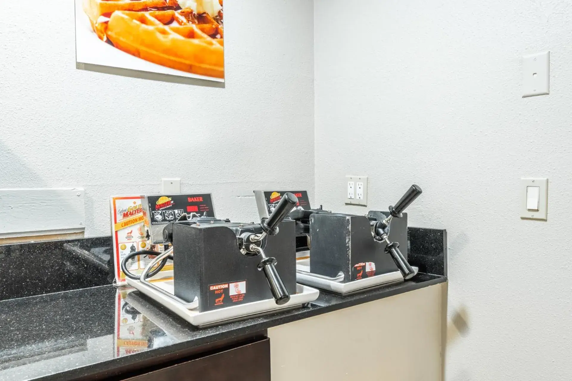 Breakfast in Quality Inn near Mammoth Mountain Ski Resort Breakfast in Quality Inn near Mammoth Mountain Ski Resort