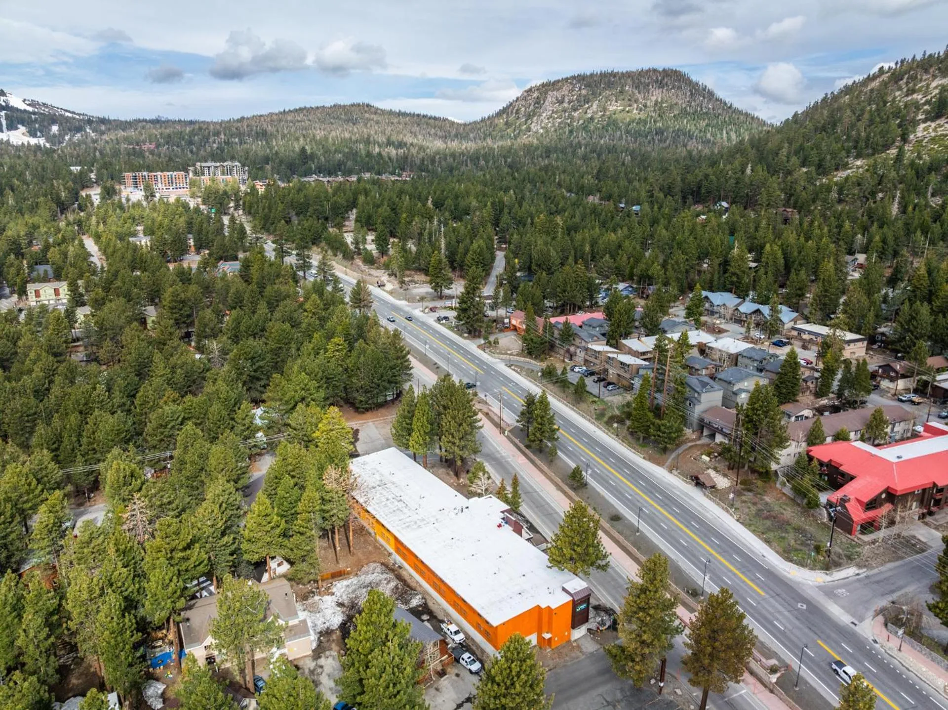 Property building in Quality Inn near Mammoth Mountain Ski Resort