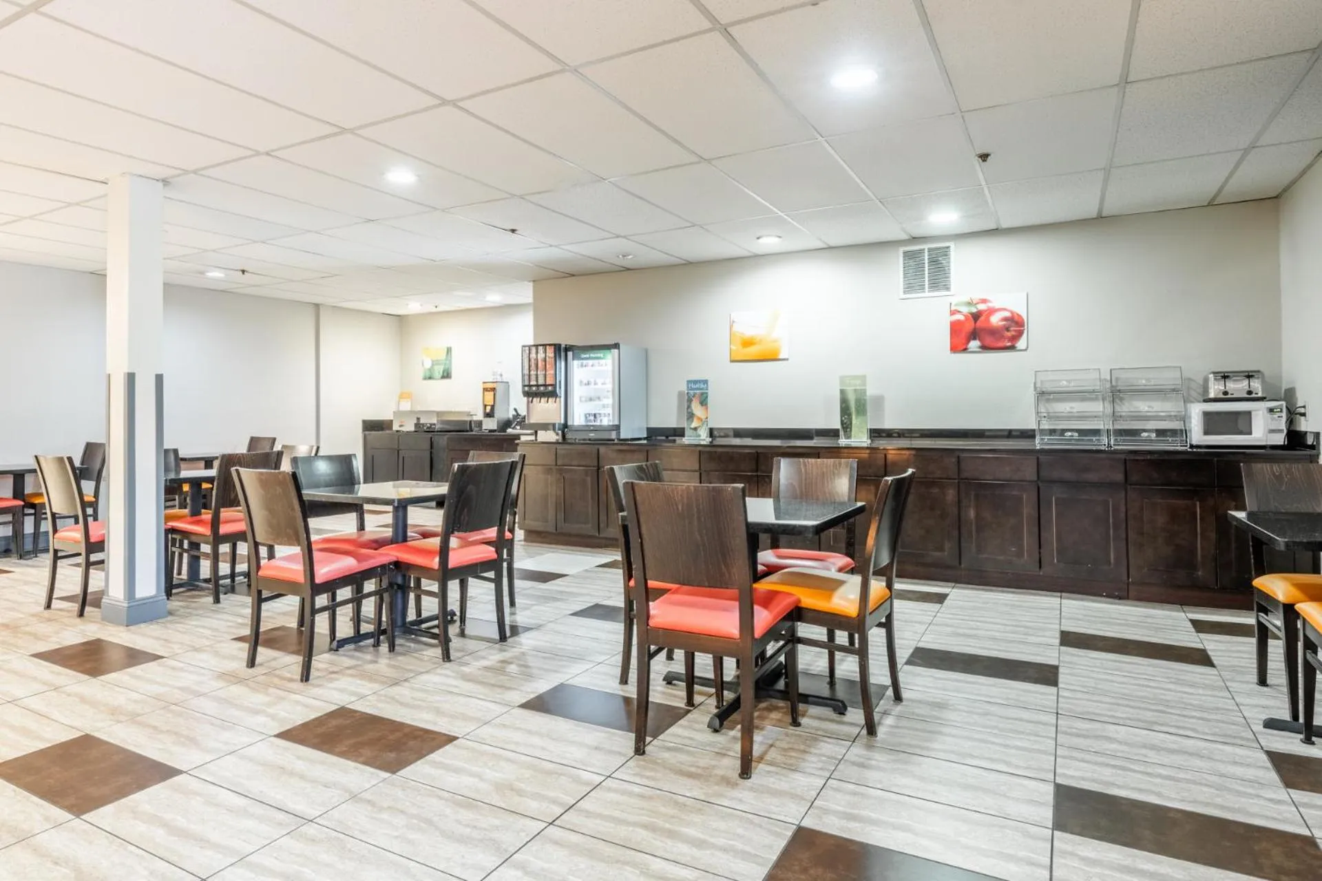 Coffee/tea facilities in Quality Inn near Mammoth Mountain Ski Resort